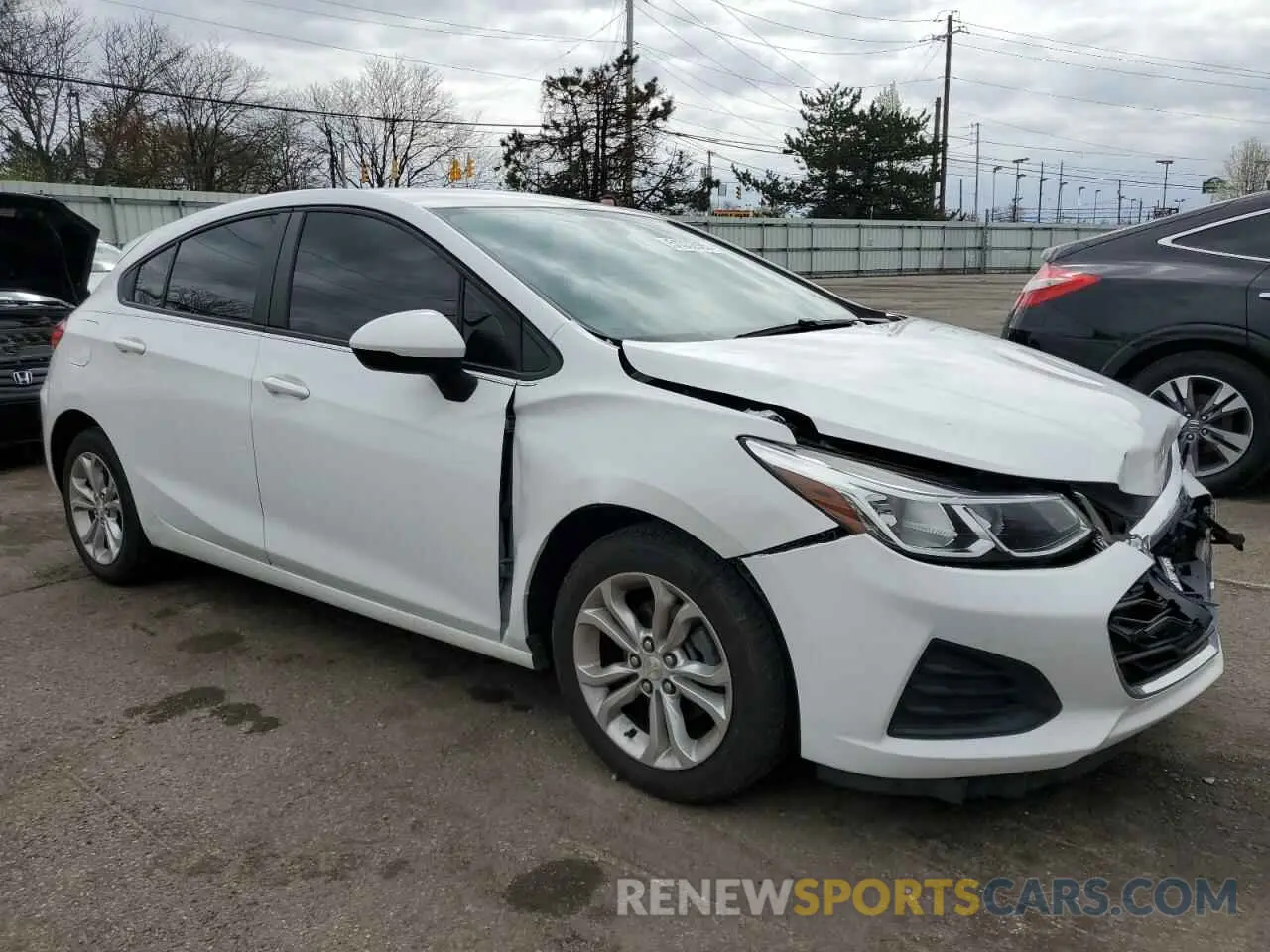 4 Фотография поврежденного автомобиля 3G1BC6SM5KS590347 CHEVROLET CRUZE 2019