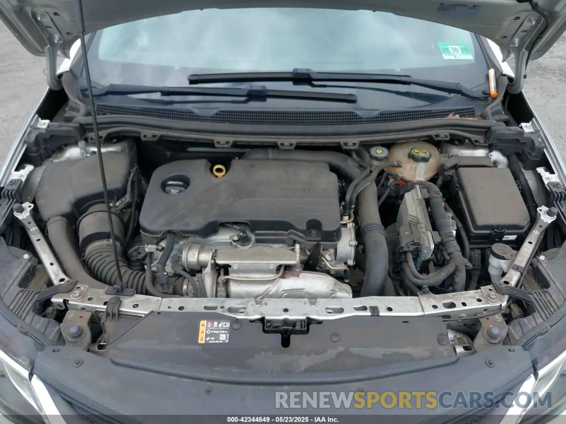 10 Photograph of a damaged car 3G1BE6SM0KS524394 CHEVROLET CRUZE 2019