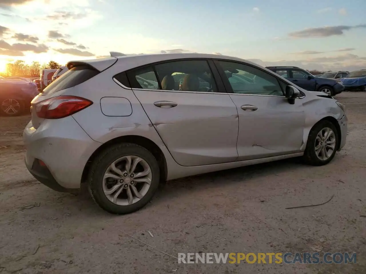 3 Photograph of a damaged car 3G1BE6SM1KS614430 CHEVROLET CRUZE 2019