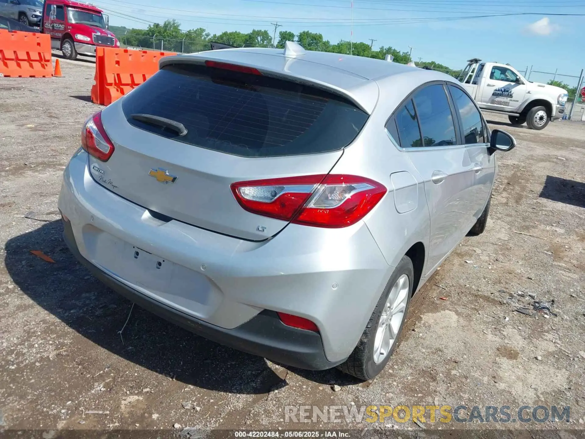 4 Фотография поврежденного автомобиля 3G1BE6SM4Ks574795 CHEVROLET CRUZE 2019