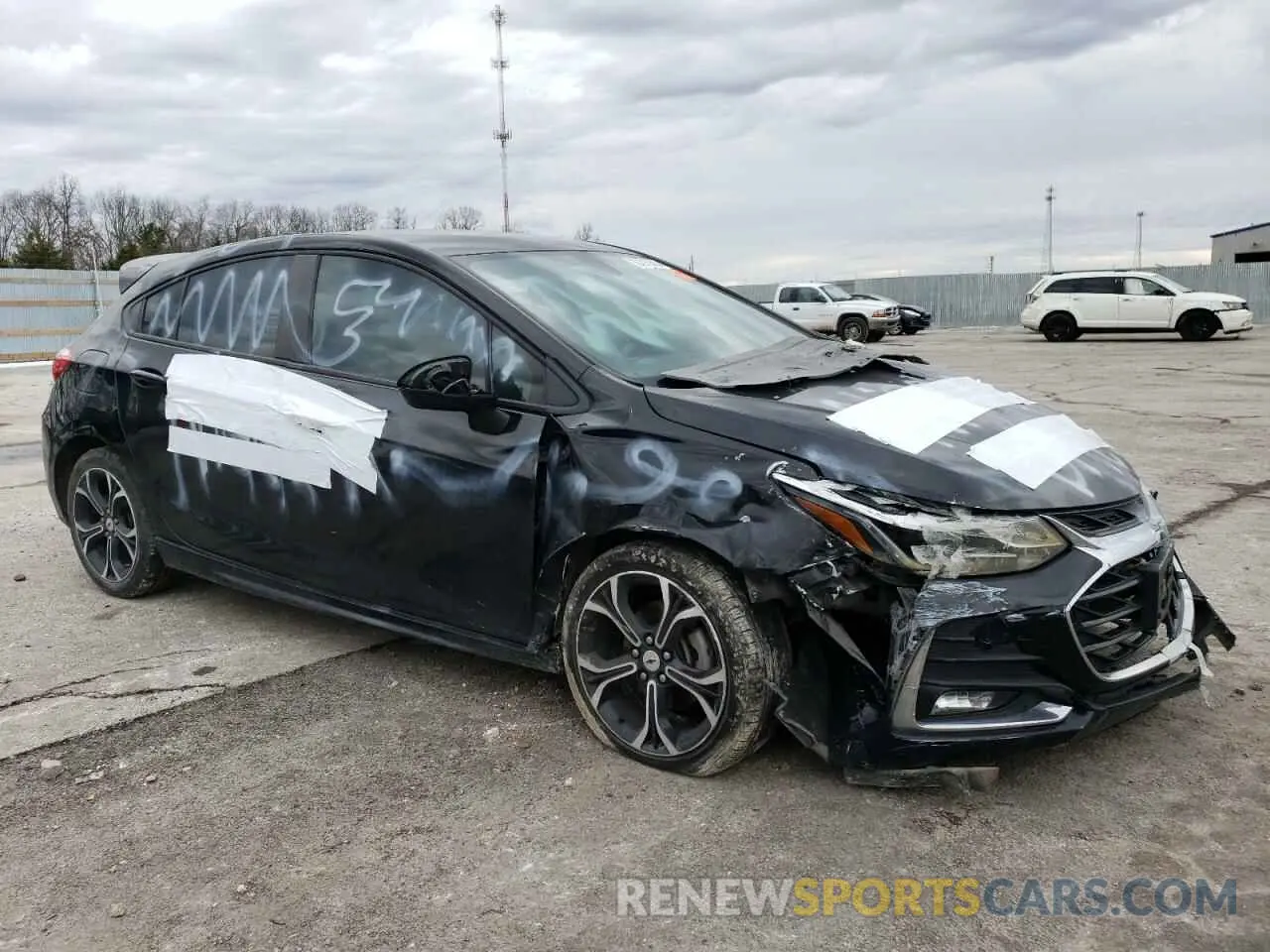 4 Photograph of a damaged car 3G1BE6SM5KS572313 CHEVROLET CRUZE 2019