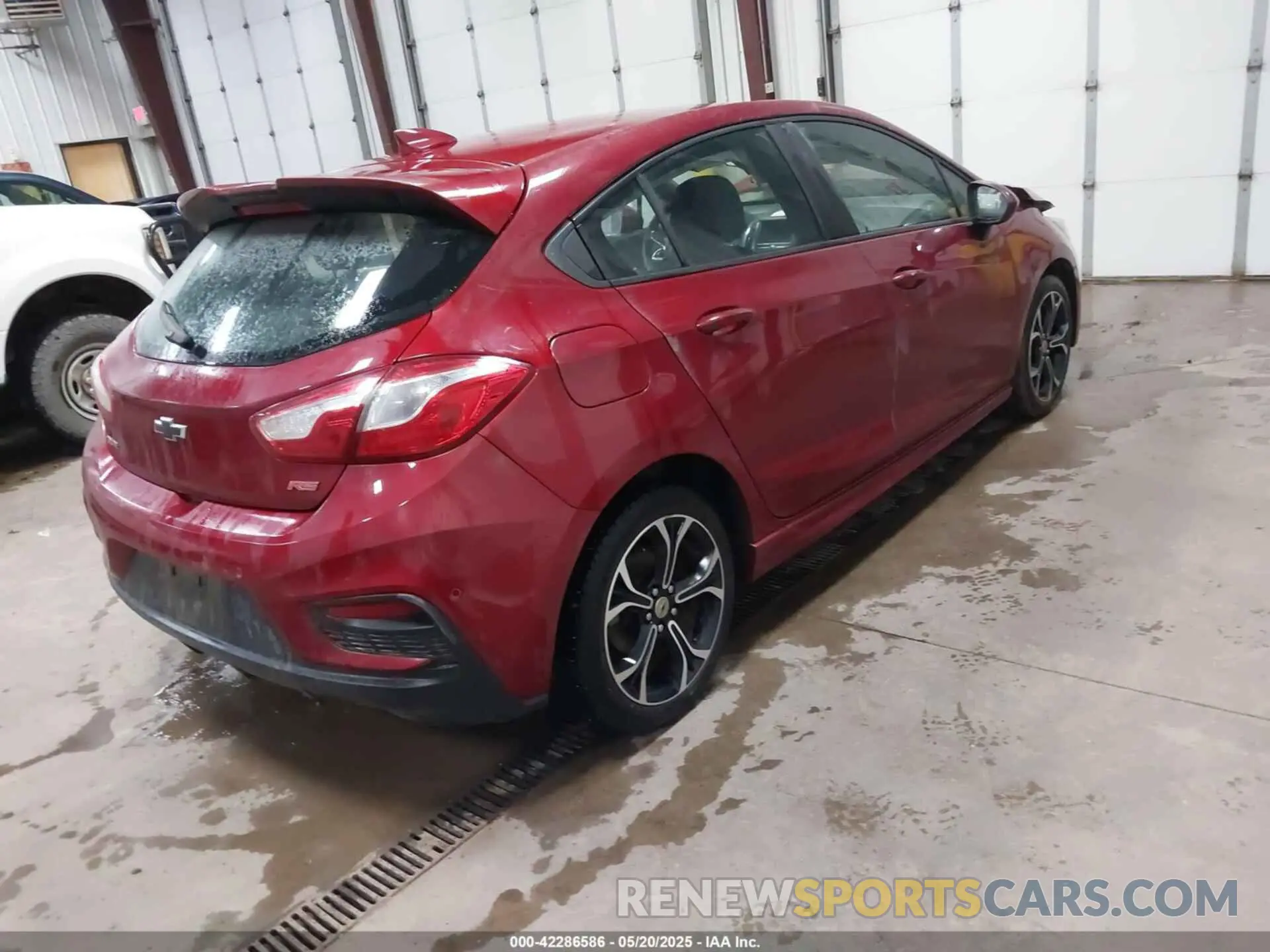 4 Фотография поврежденного автомобиля 3G1BE6SM8KS570538 CHEVROLET CRUZE 2019