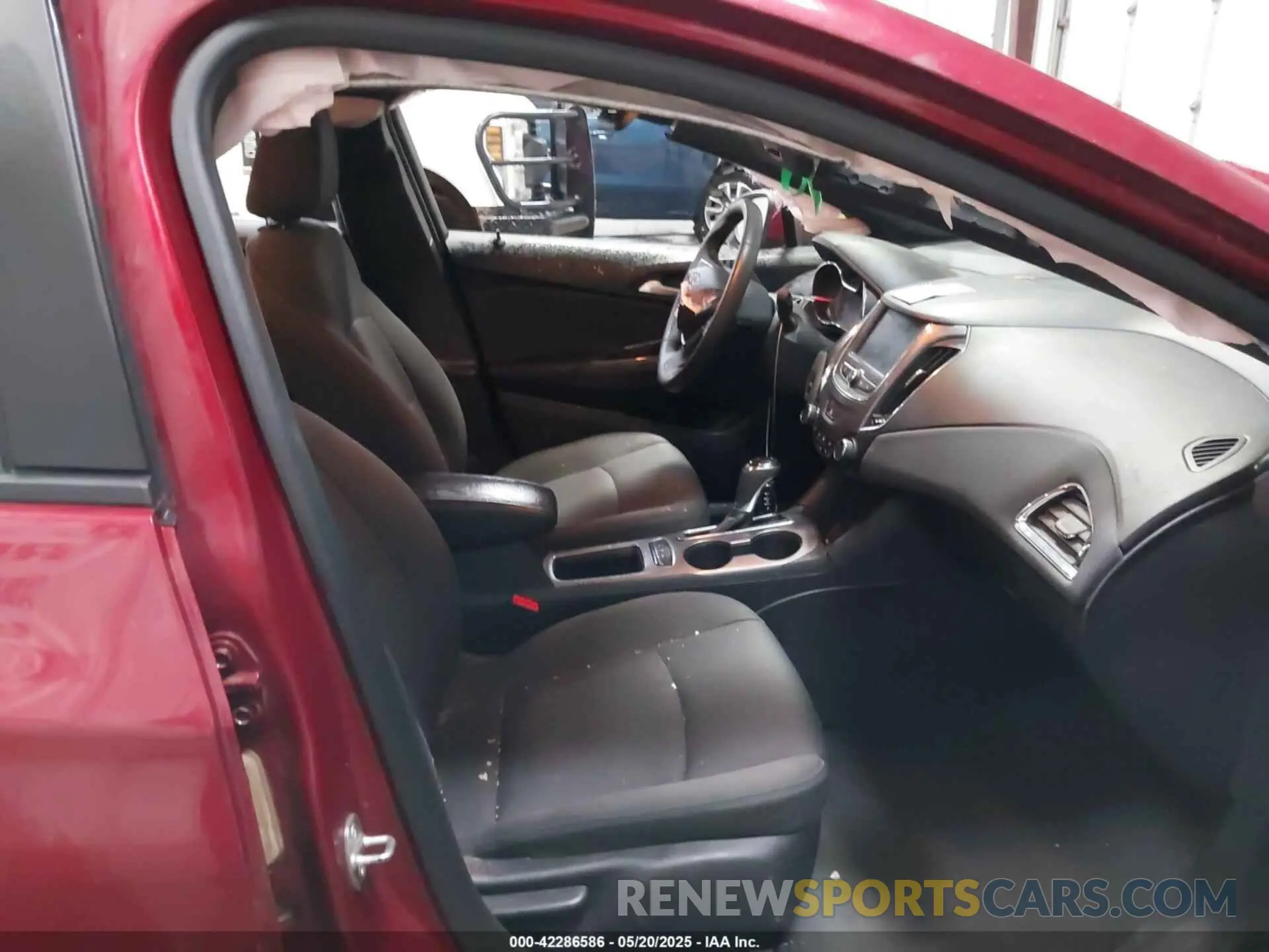 5 Фотография поврежденного автомобиля 3G1BE6SM8KS570538 CHEVROLET CRUZE 2019