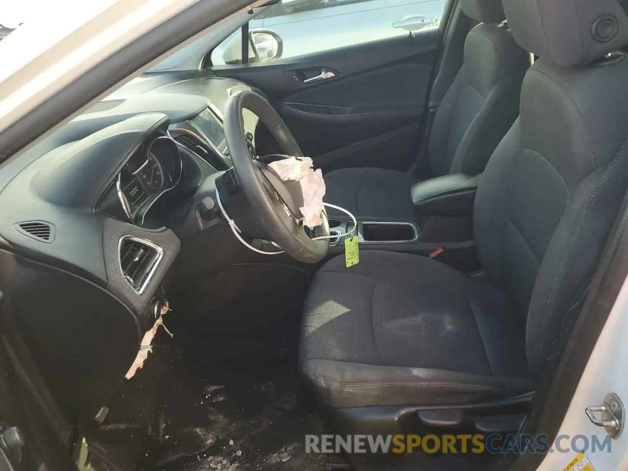 7 Photograph of a damaged car 3G1BE6SM9KS532011 CHEVROLET CRUZE 2019