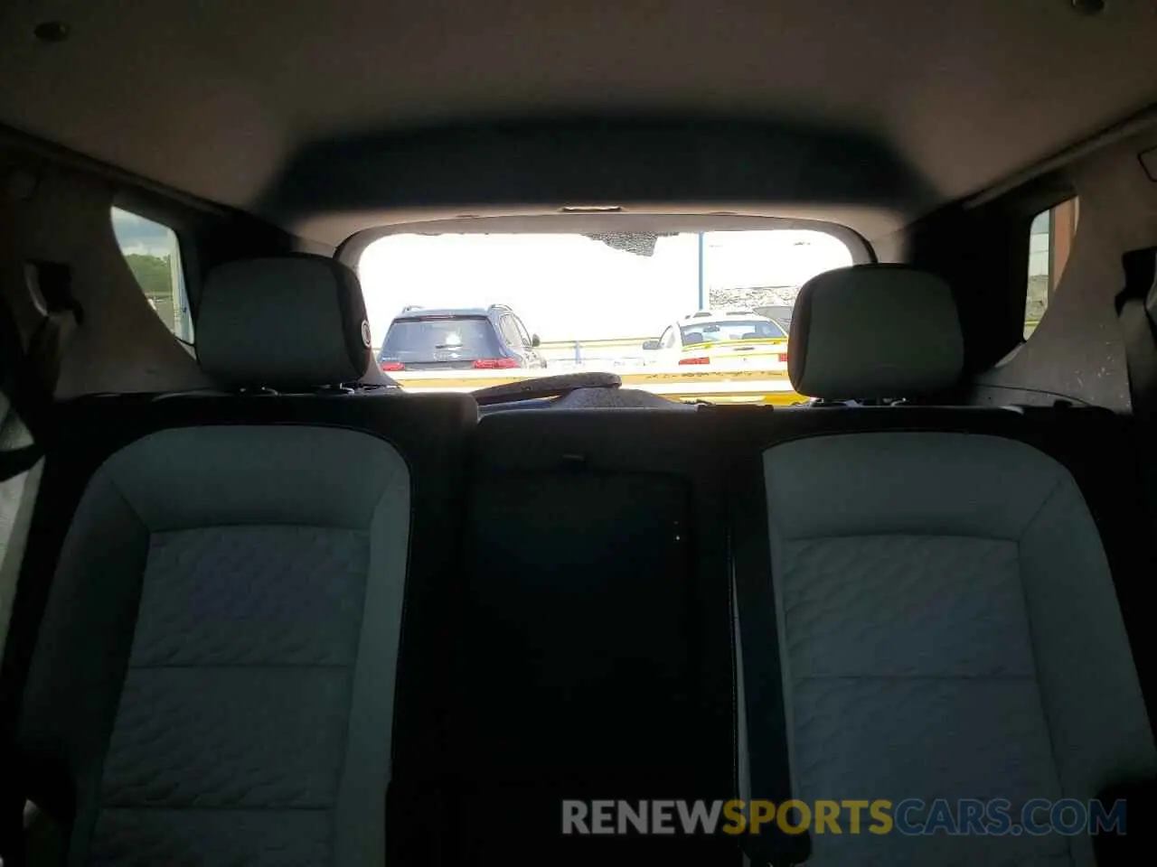 10 Фотография поврежденного автомобиля 2GNAXHEV0K6228598 CHEVROLET EQUINOX 2019