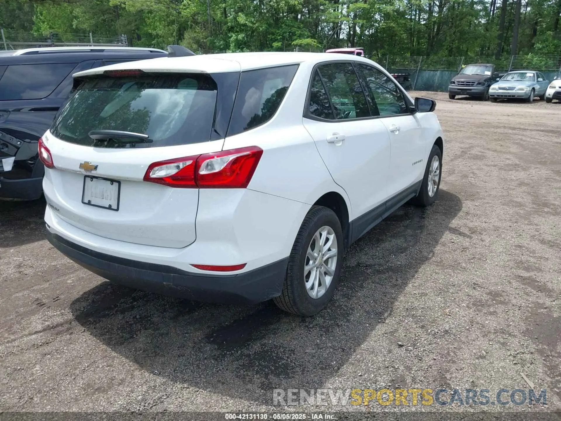4 Фотография поврежденного автомобиля 2GNAXHEV1K6222437 CHEVROLET EQUINOX 2019