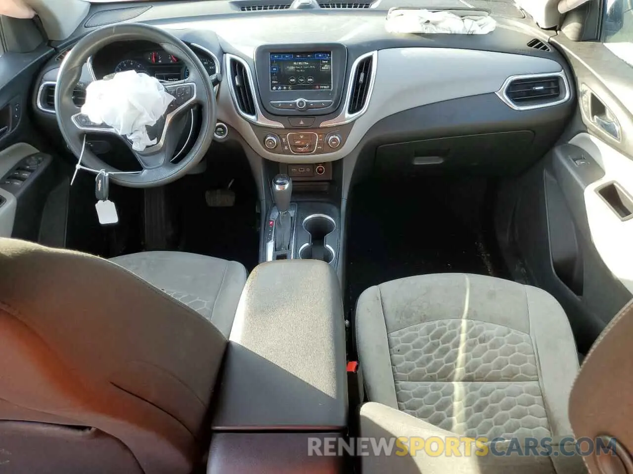 8 Photograph of a damaged car 2GNAXHEV3K6197699 CHEVROLET EQUINOX 2019