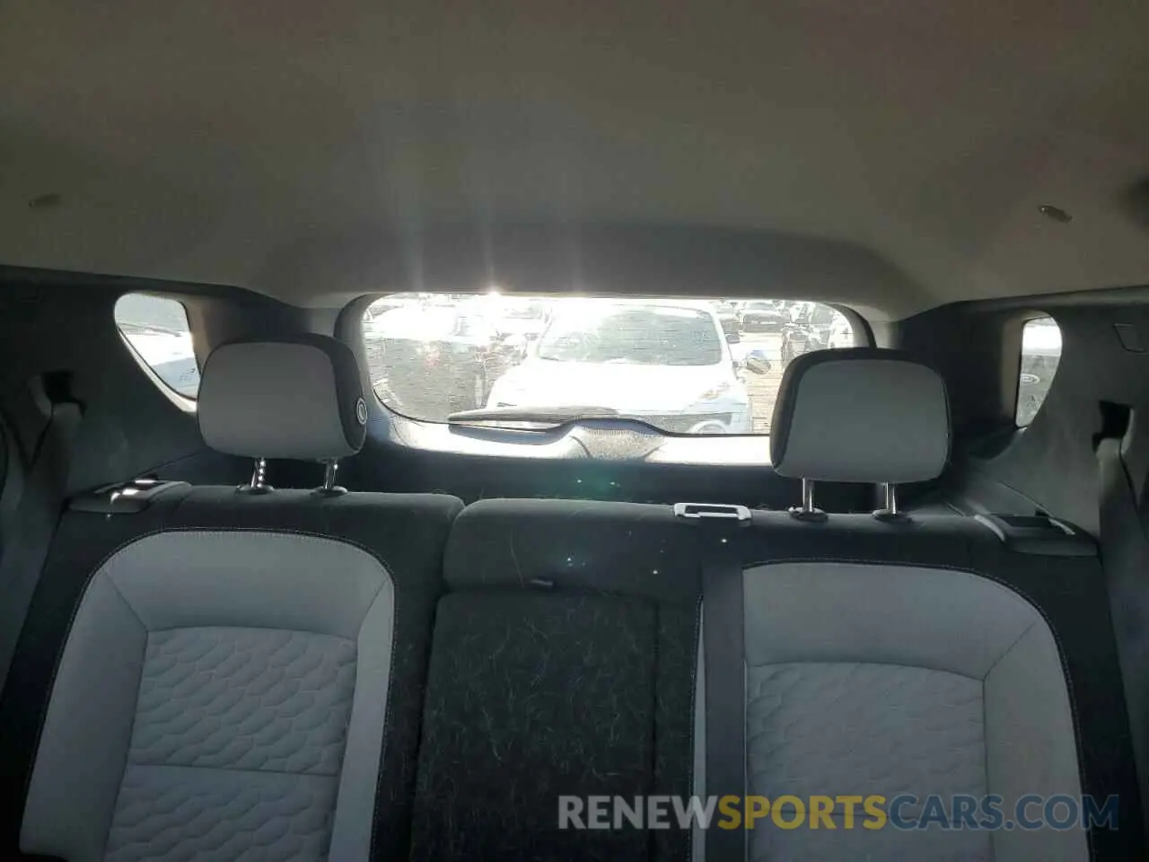 10 Photograph of a damaged car 2GNAXHEV3K6258243 CHEVROLET EQUINOX 2019