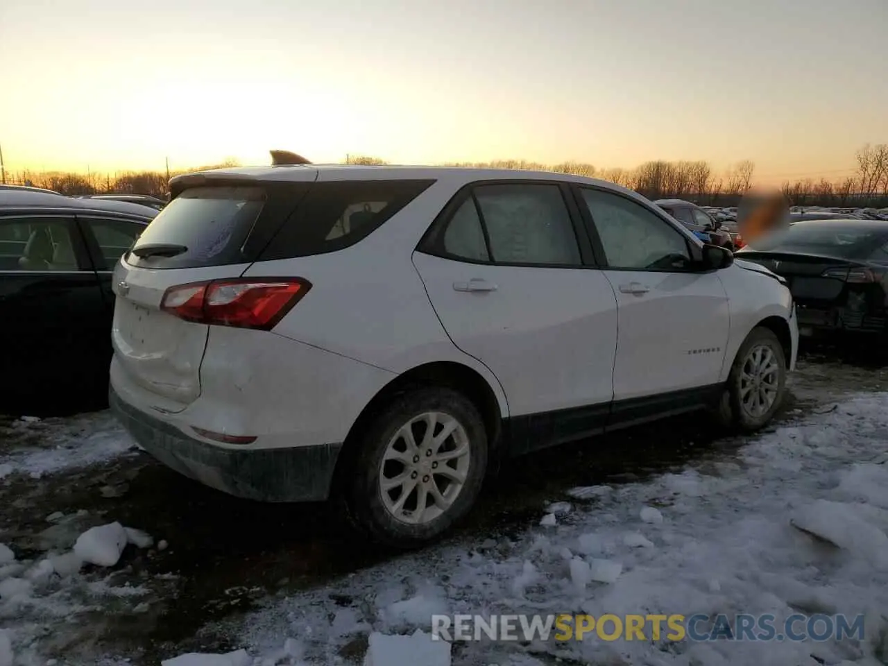 3 Photograph of a damaged car 2GNAXHEV4K6102843 CHEVROLET EQUINOX 2019