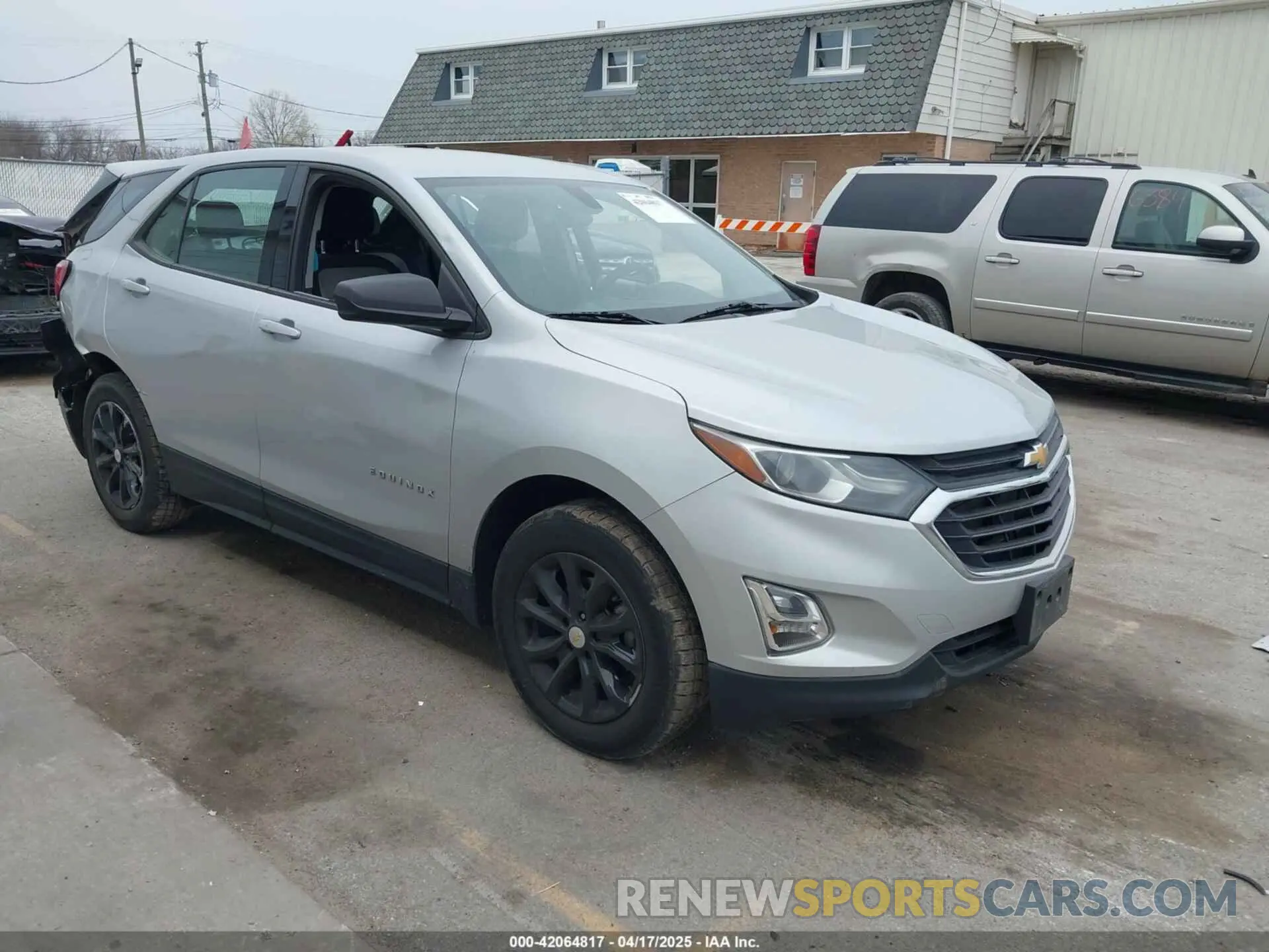 1 Photograph of a damaged car 2GNAXHEV4K6145594 CHEVROLET EQUINOX 2019