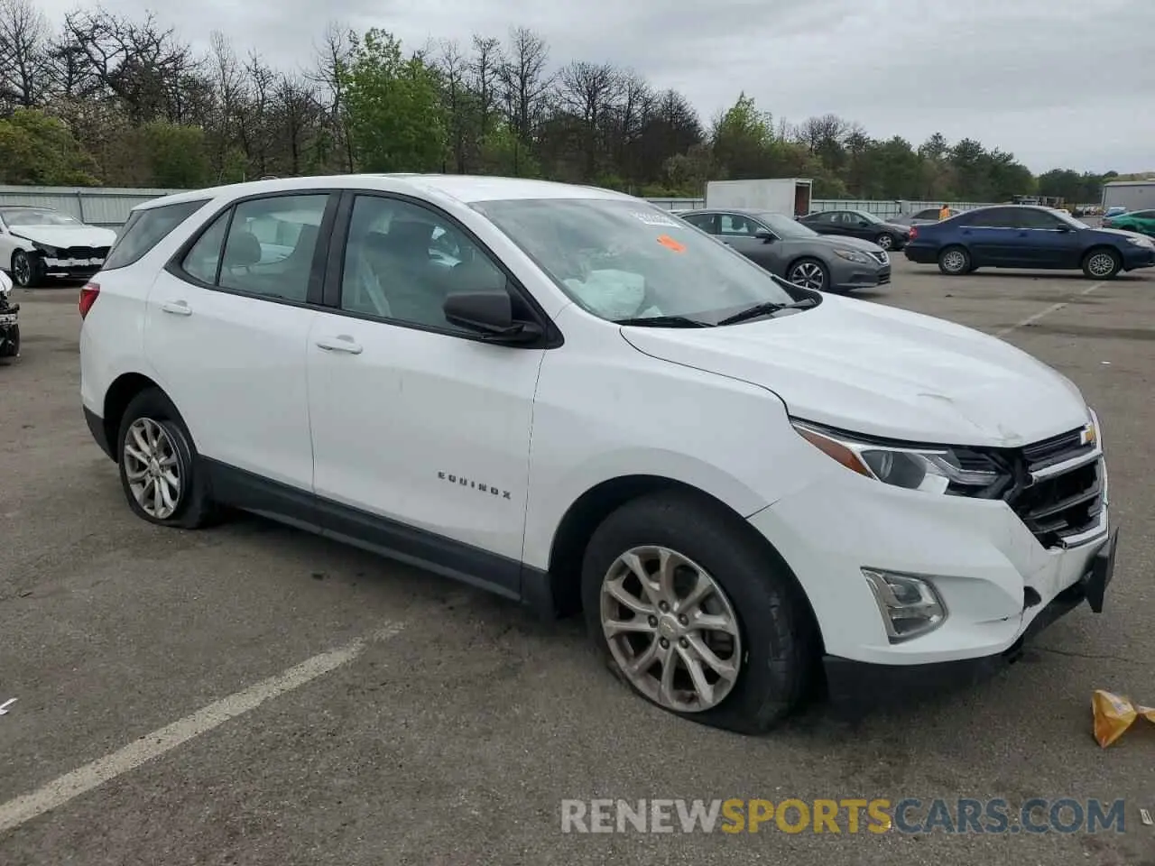4 Photograph of a damaged car 2GNAXHEV4K6186159 CHEVROLET EQUINOX 2019
