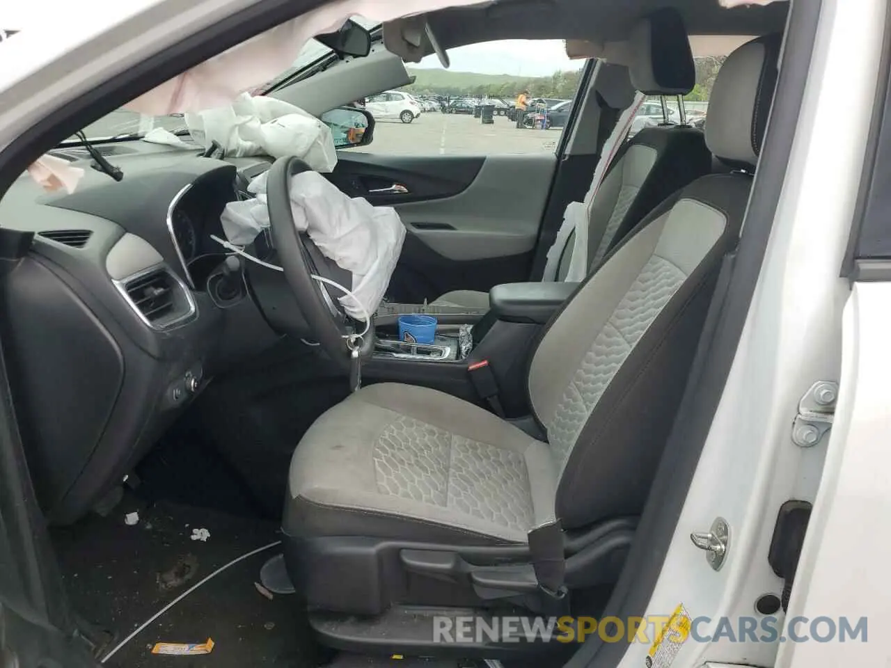 7 Photograph of a damaged car 2GNAXHEV4K6186159 CHEVROLET EQUINOX 2019