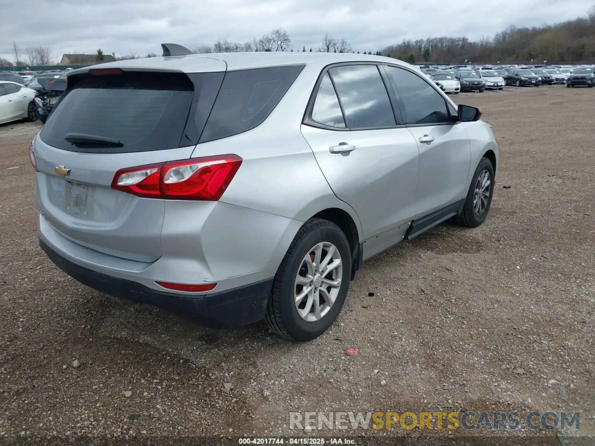 4 Photograph of a damaged car 2GNAXHEV5K6155034 CHEVROLET EQUINOX 2019