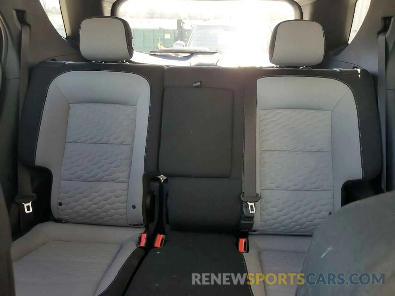 10 Photograph of a damaged car 2GNAXHEV5K6213076 CHEVROLET EQUINOX 2019