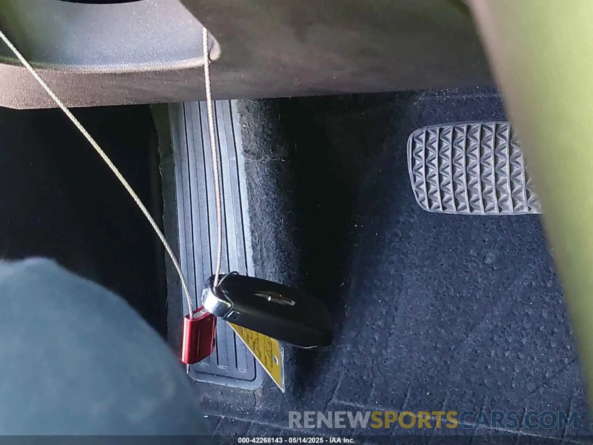 11 Photograph of a damaged car 2GNAXHEV5K6304655 CHEVROLET EQUINOX 2019