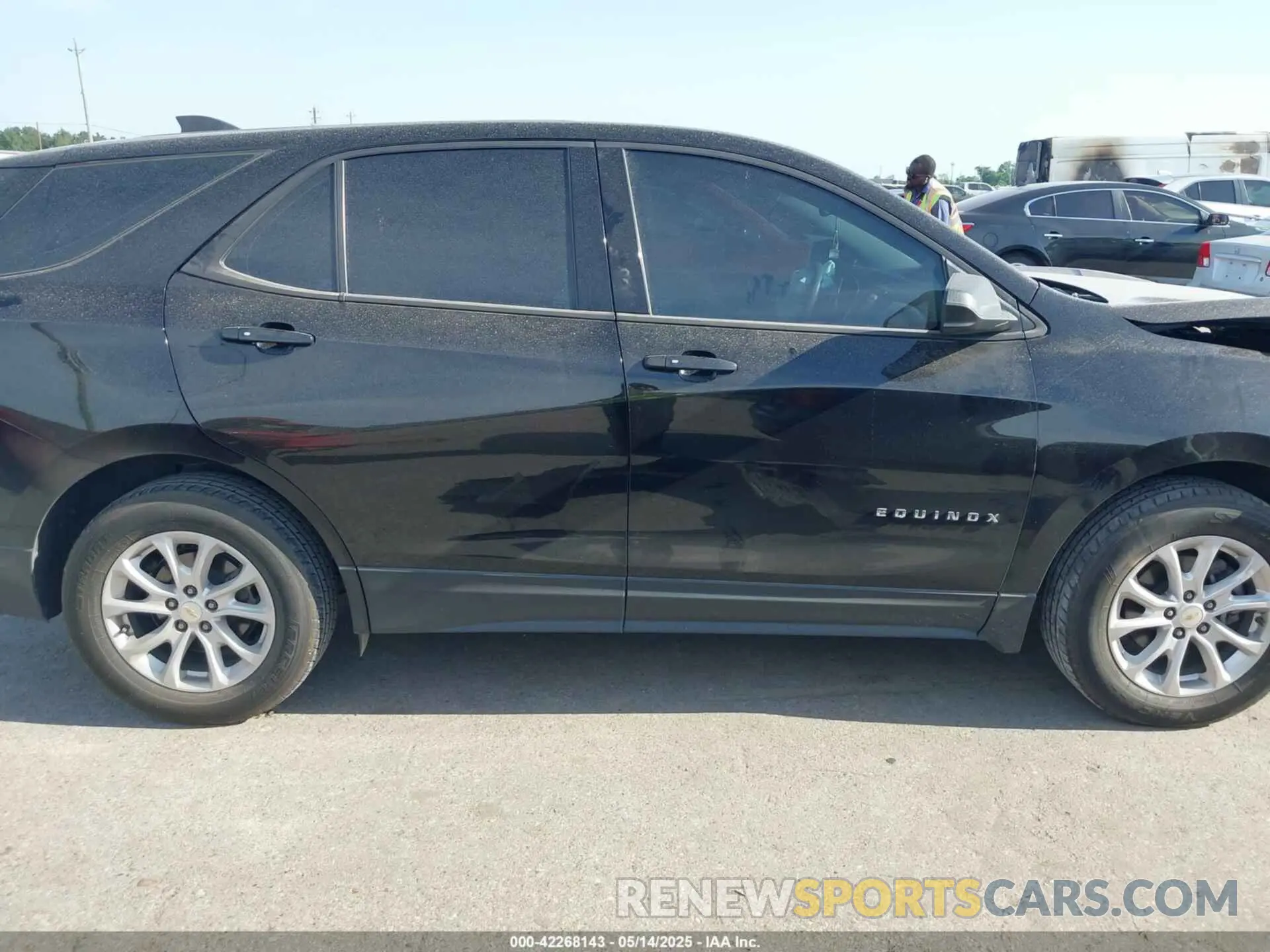 13 Photograph of a damaged car 2GNAXHEV5K6304655 CHEVROLET EQUINOX 2019