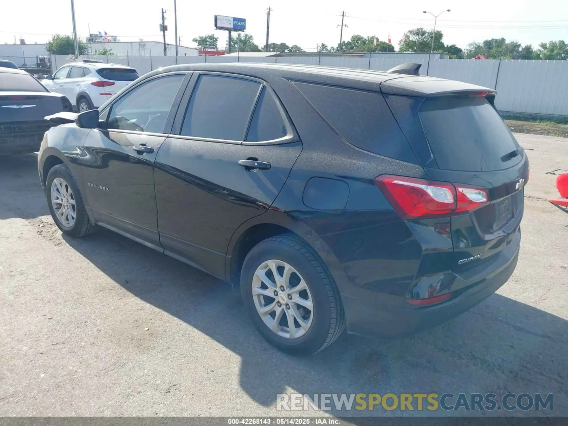 3 Photograph of a damaged car 2GNAXHEV5K6304655 CHEVROLET EQUINOX 2019