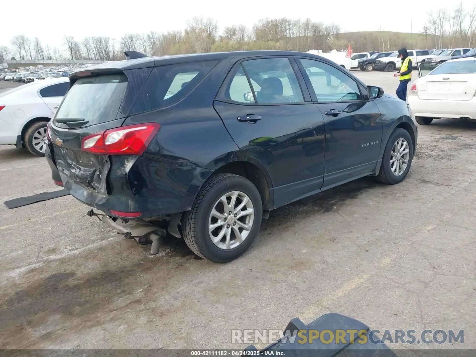 4 Фотография поврежденного автомобиля 2GNAXHEV6K6221932 CHEVROLET EQUINOX 2019