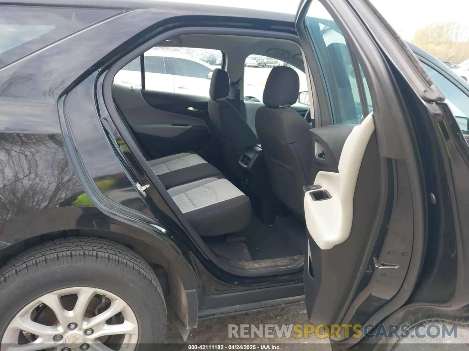 8 Фотография поврежденного автомобиля 2GNAXHEV6K6221932 CHEVROLET EQUINOX 2019