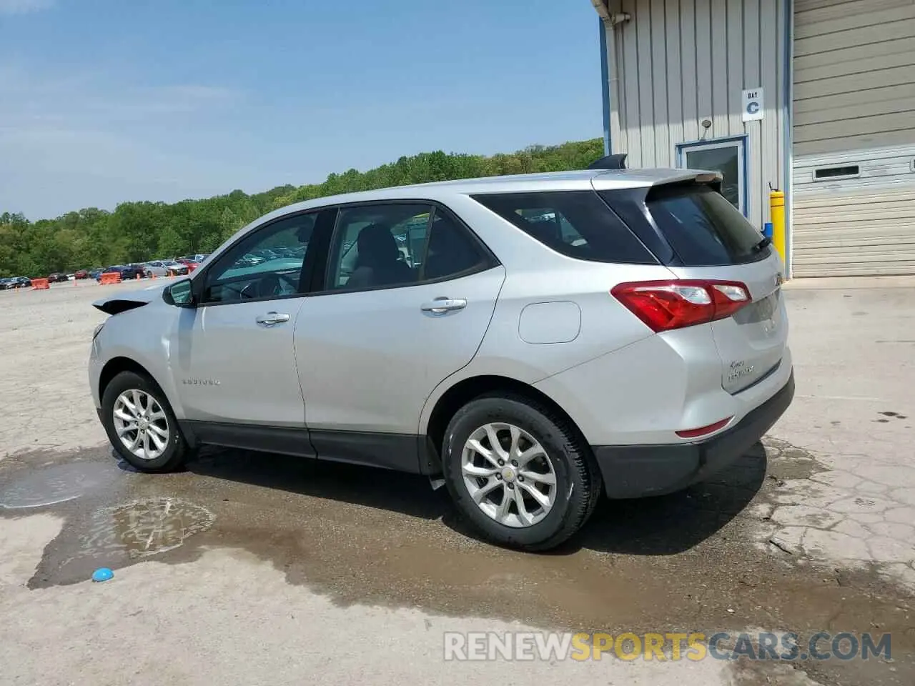 2 Photograph of a damaged car 2GNAXHEV7K6180002 CHEVROLET EQUINOX 2019