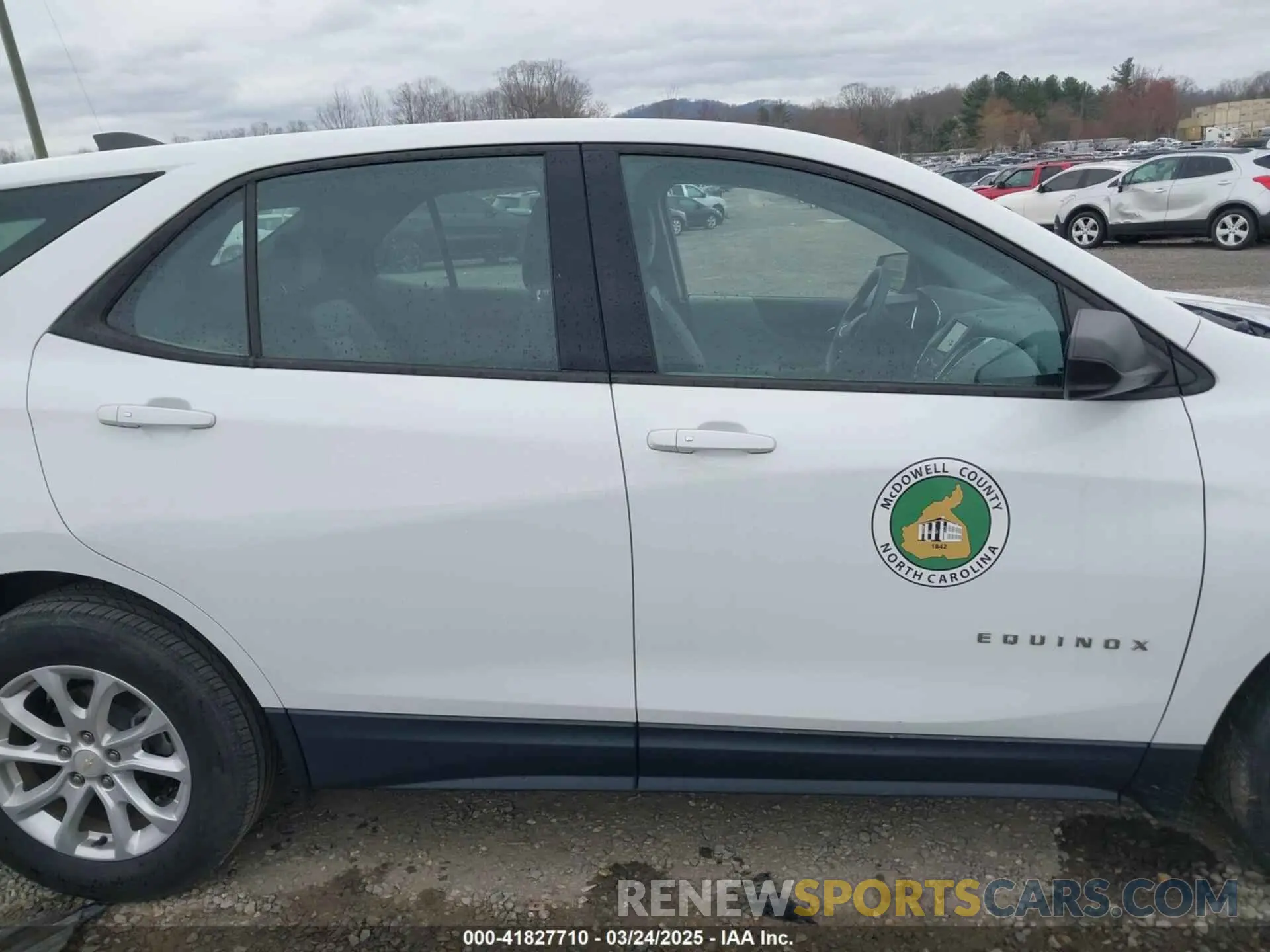 13 Photograph of a damaged car 2GNAXHEV7K6196958 CHEVROLET EQUINOX 2019