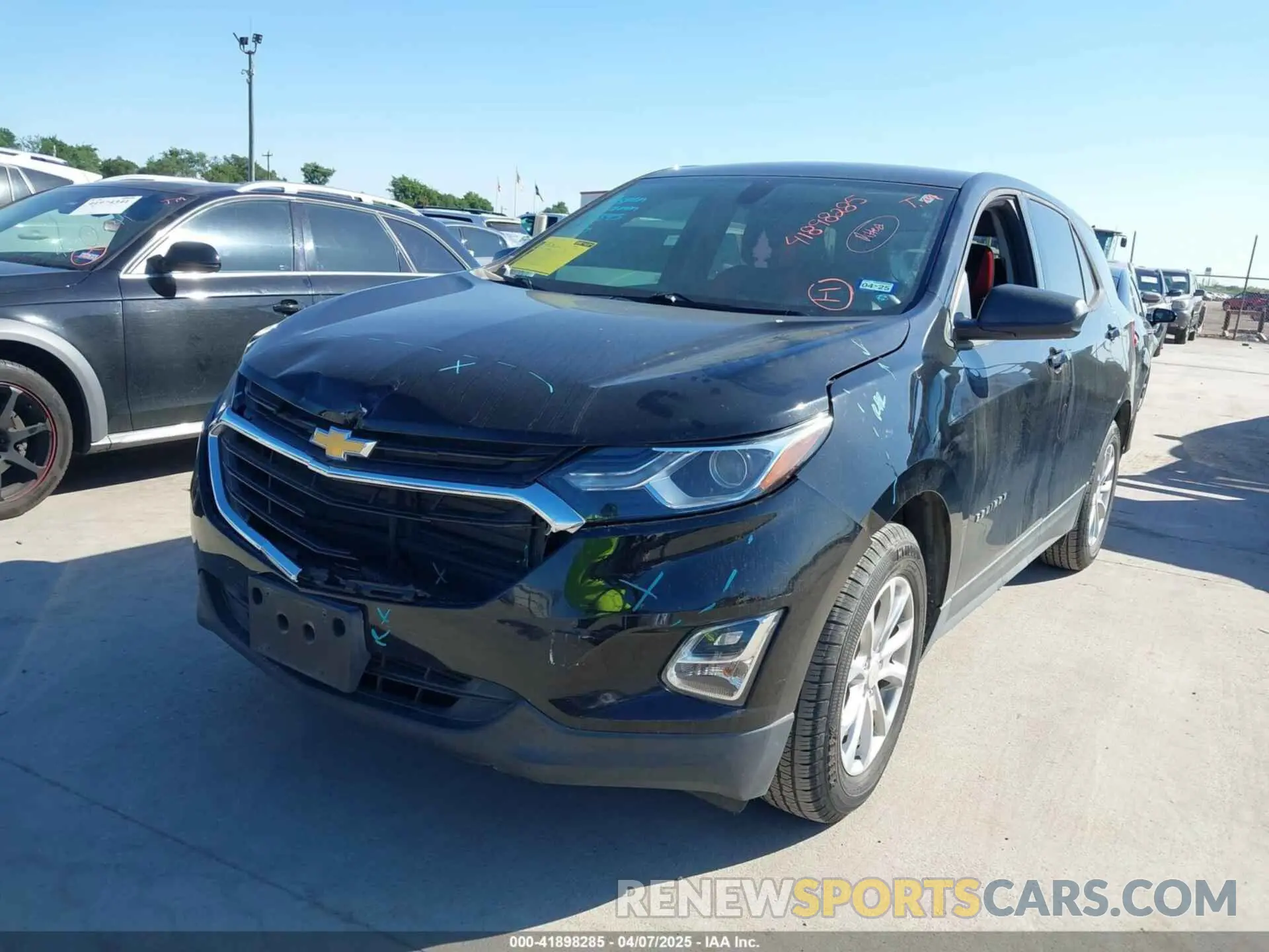 2 Фотография поврежденного автомобиля 2GNAXHEV7K6244104 CHEVROLET EQUINOX 2019