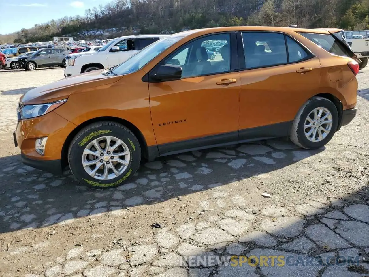 1 Photograph of a damaged car 2GNAXHEV8K6108774 CHEVROLET EQUINOX 2019
