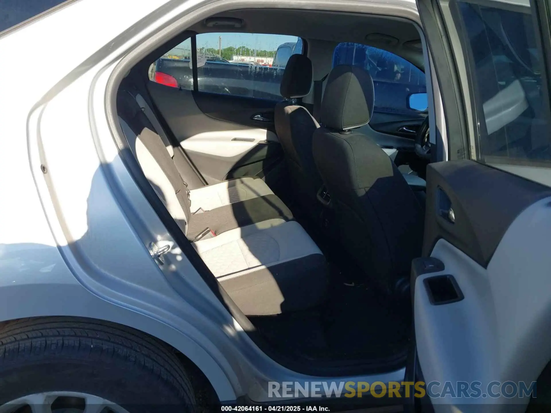 8 Фотография поврежденного автомобиля 2GNAXHEV8K6214576 CHEVROLET EQUINOX 2019