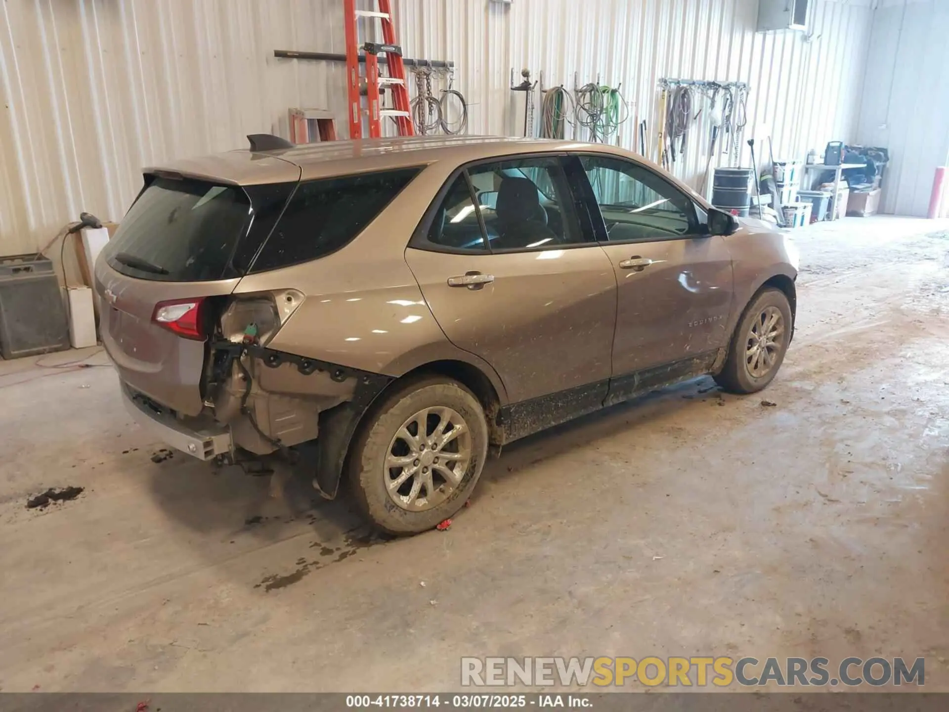 4 Photograph of a damaged car 2GNAXHEV8K6282263 CHEVROLET EQUINOX 2019