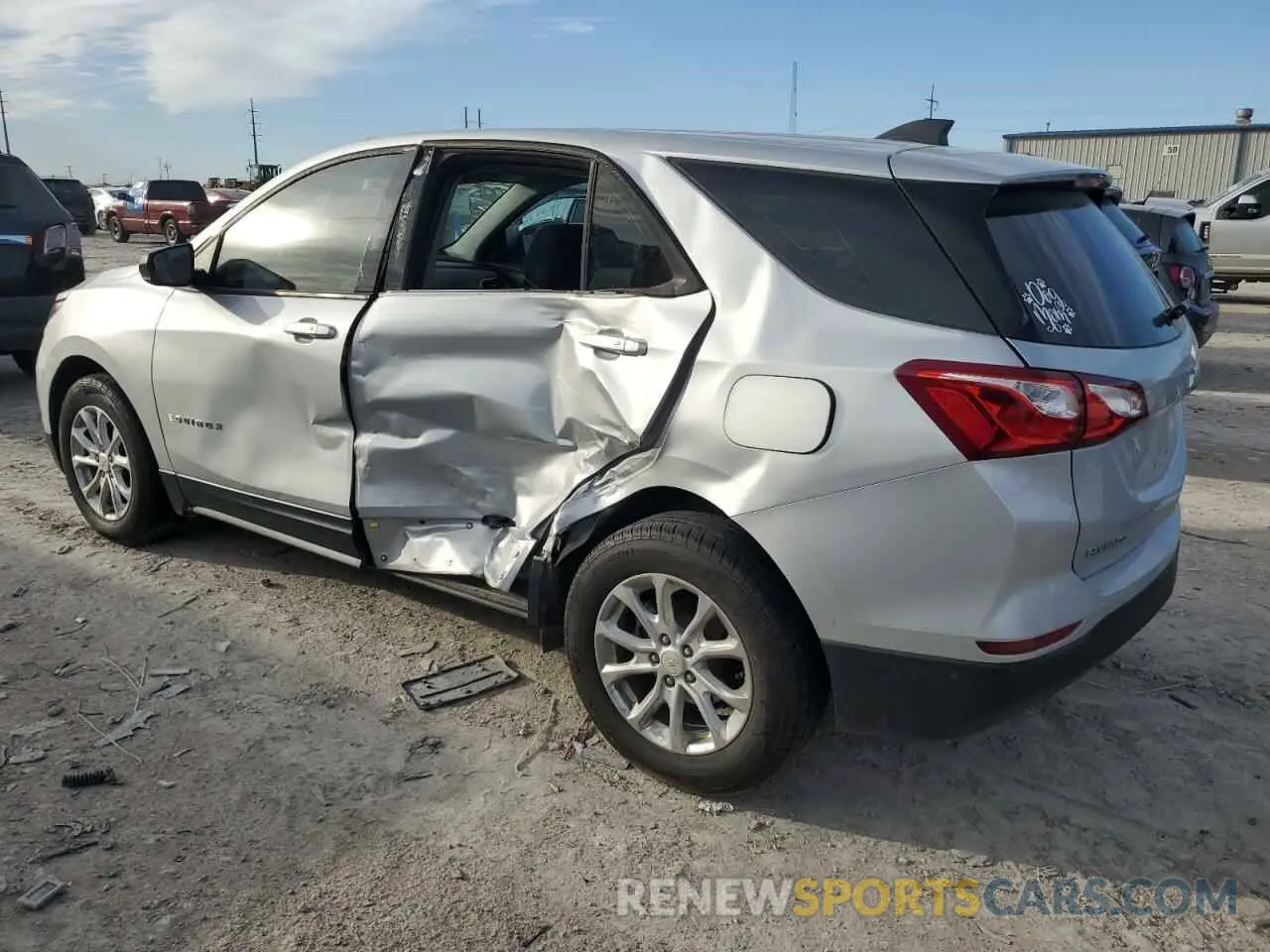2 Photograph of a damaged car 2GNAXHEV9K6134851 CHEVROLET EQUINOX 2019