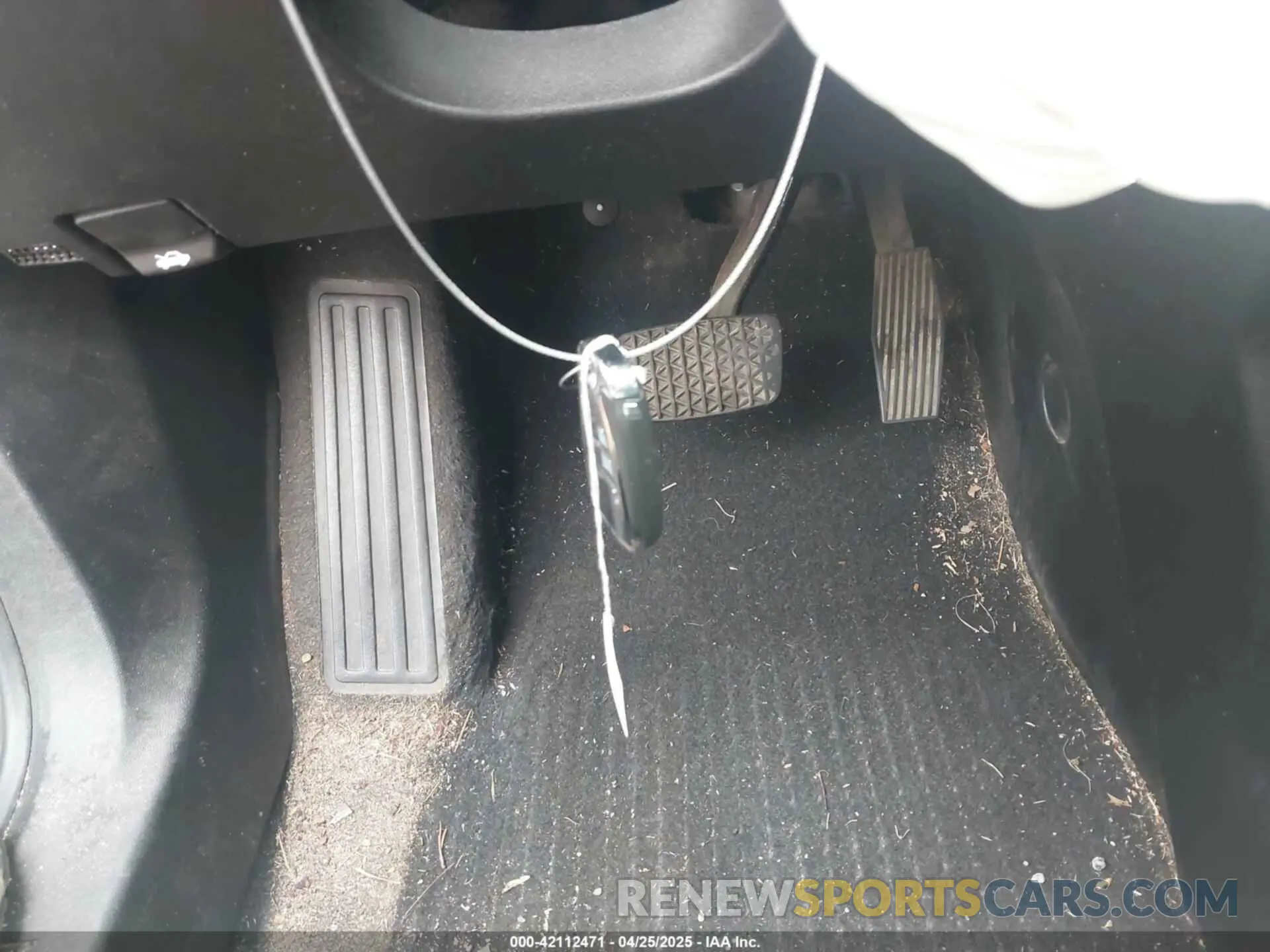11 Photograph of a damaged car 2GNAXHEVXK6136205 CHEVROLET EQUINOX 2019