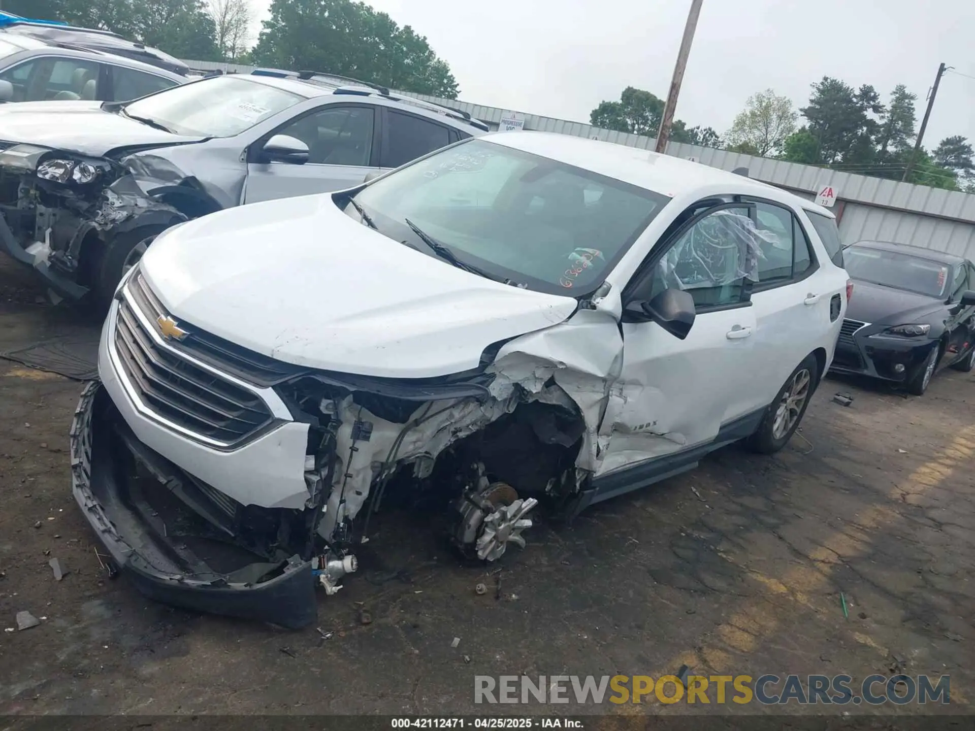 2 Photograph of a damaged car 2GNAXHEVXK6136205 CHEVROLET EQUINOX 2019