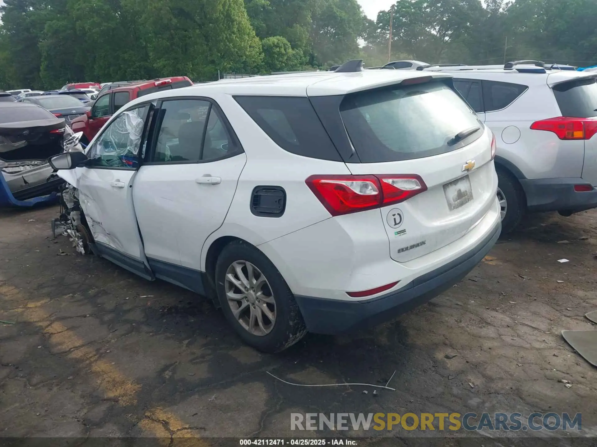 3 Photograph of a damaged car 2GNAXHEVXK6136205 CHEVROLET EQUINOX 2019