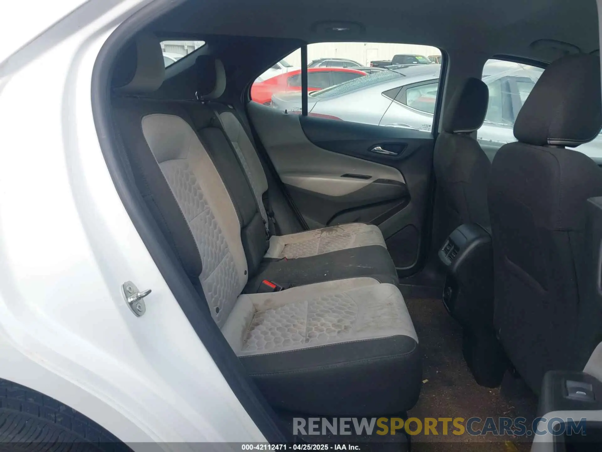 8 Photograph of a damaged car 2GNAXHEVXK6136205 CHEVROLET EQUINOX 2019