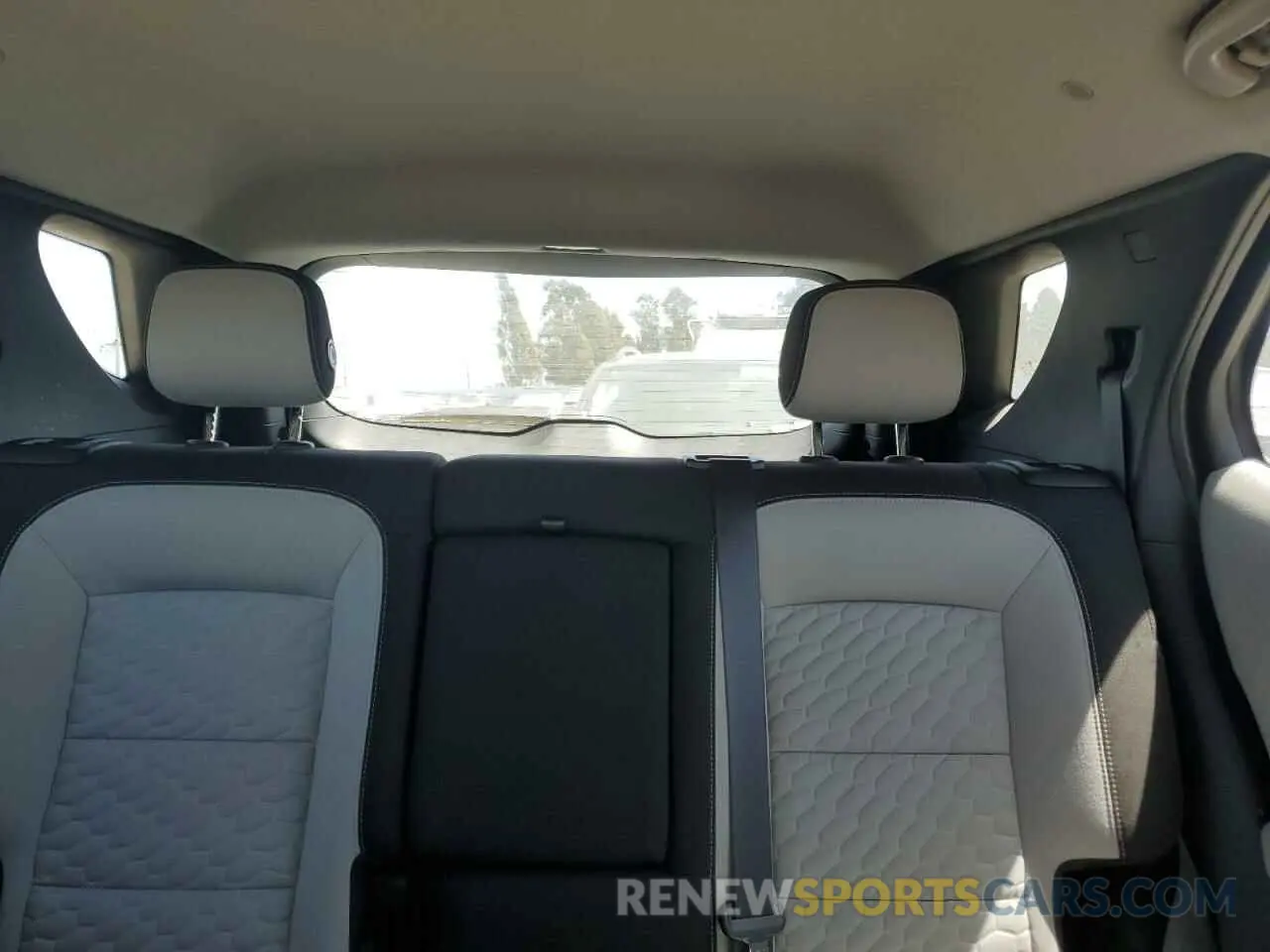 10 Photograph of a damaged car 2GNAXHEVXK6201103 CHEVROLET EQUINOX 2019