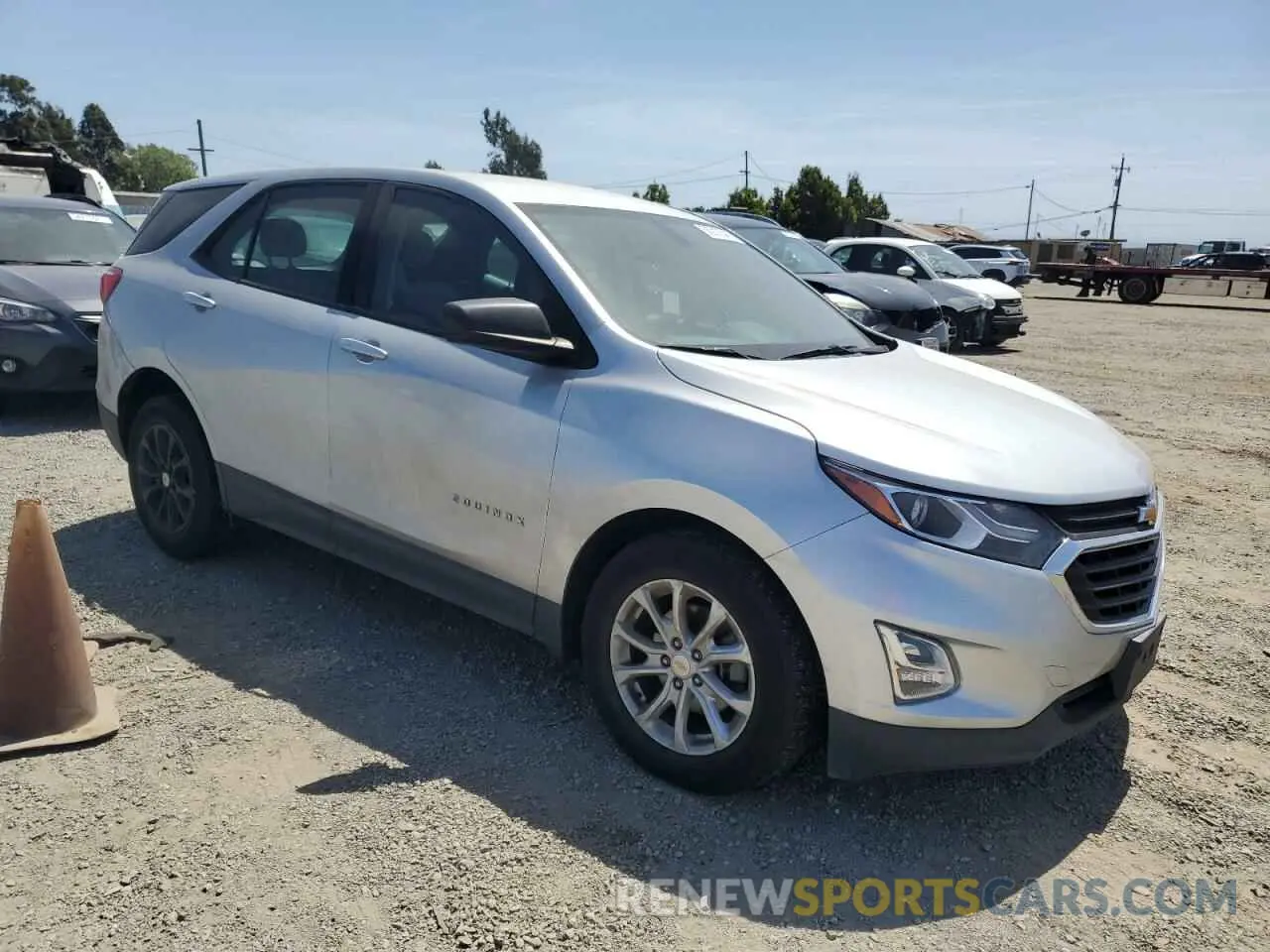 4 Photograph of a damaged car 2GNAXHEVXK6201103 CHEVROLET EQUINOX 2019