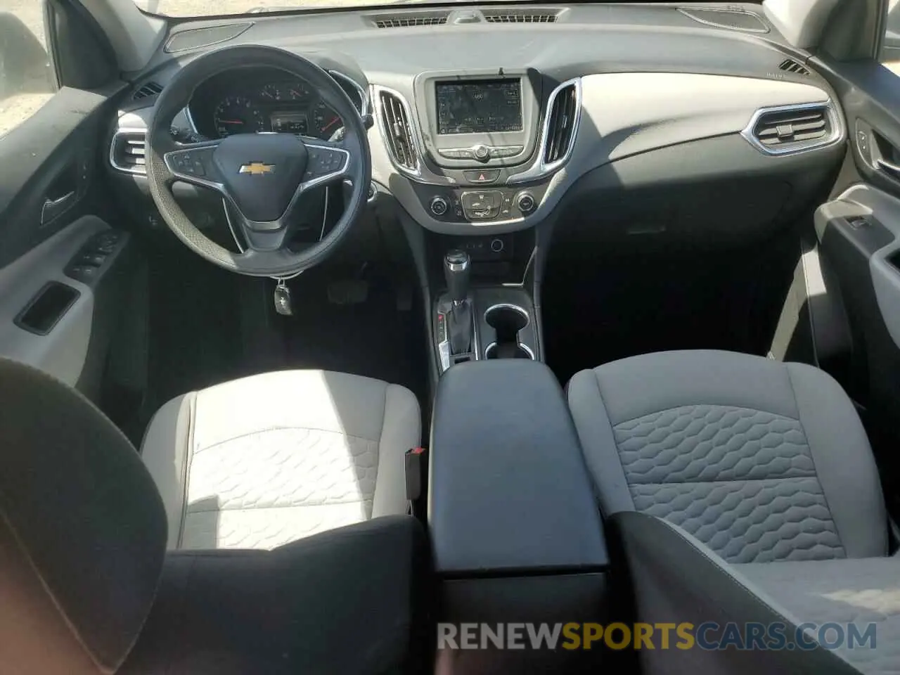 8 Photograph of a damaged car 2GNAXHEVXK6201103 CHEVROLET EQUINOX 2019
