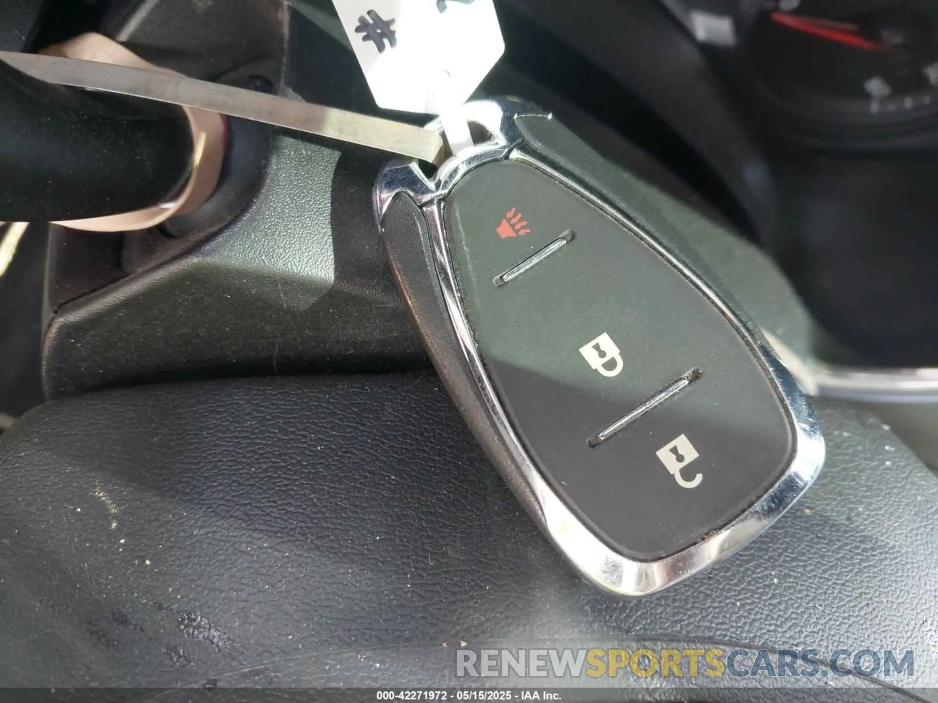 11 Photograph of a damaged car 2GNAXJEV0K6243934 CHEVROLET EQUINOX 2019