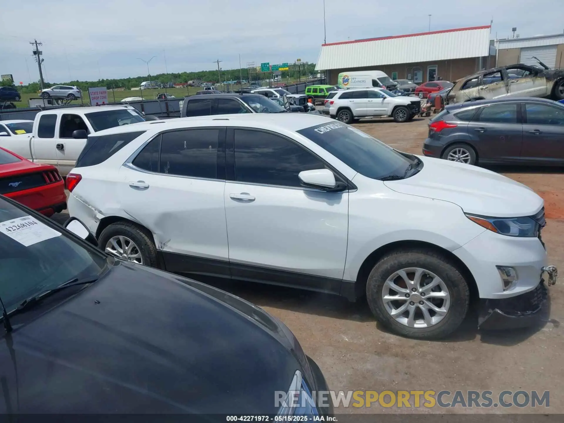 13 Photograph of a damaged car 2GNAXJEV0K6243934 CHEVROLET EQUINOX 2019