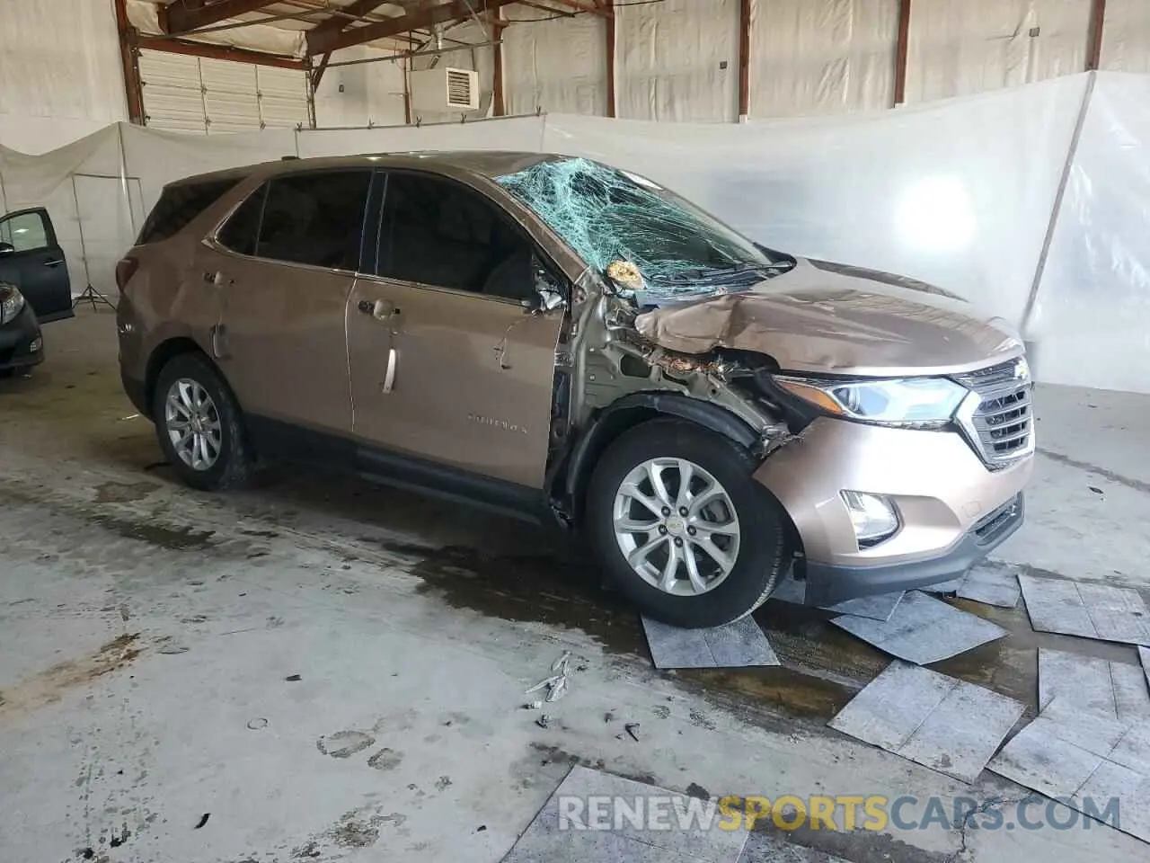 4 Photograph of a damaged car 2GNAXJEV2K6261030 CHEVROLET EQUINOX 2019