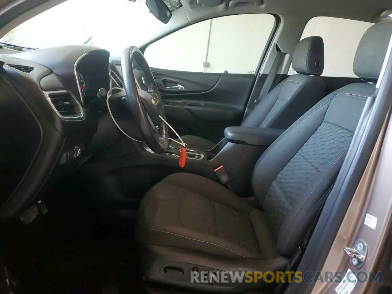 7 Photograph of a damaged car 2GNAXJEV2K6261030 CHEVROLET EQUINOX 2019