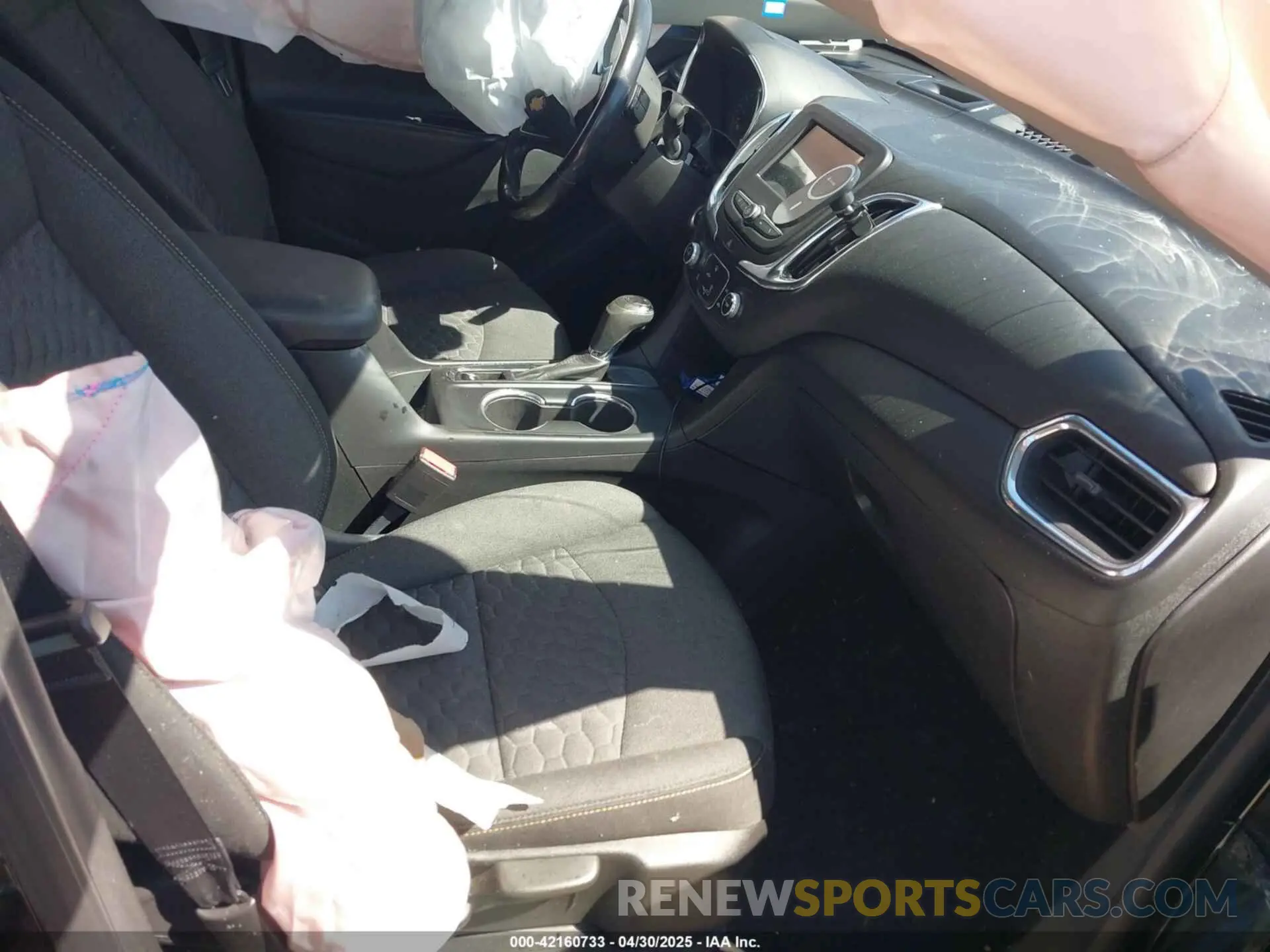5 Фотография поврежденного автомобиля 2GNAXJEV5K6240205 CHEVROLET EQUINOX 2019