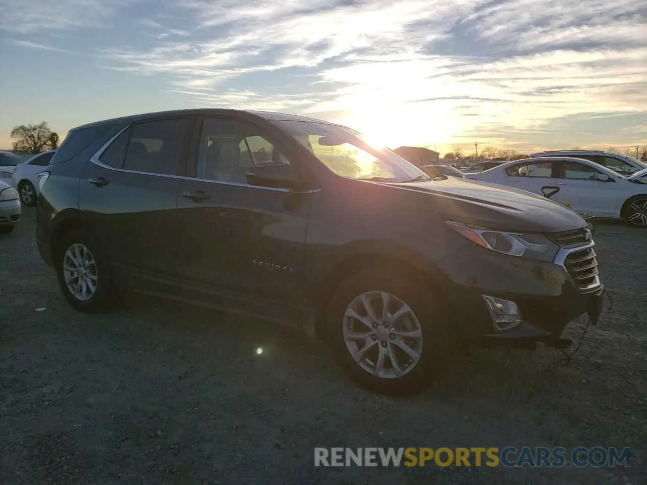 4 Photograph of a damaged car 2GNAXJEV5K6250894 CHEVROLET EQUINOX 2019