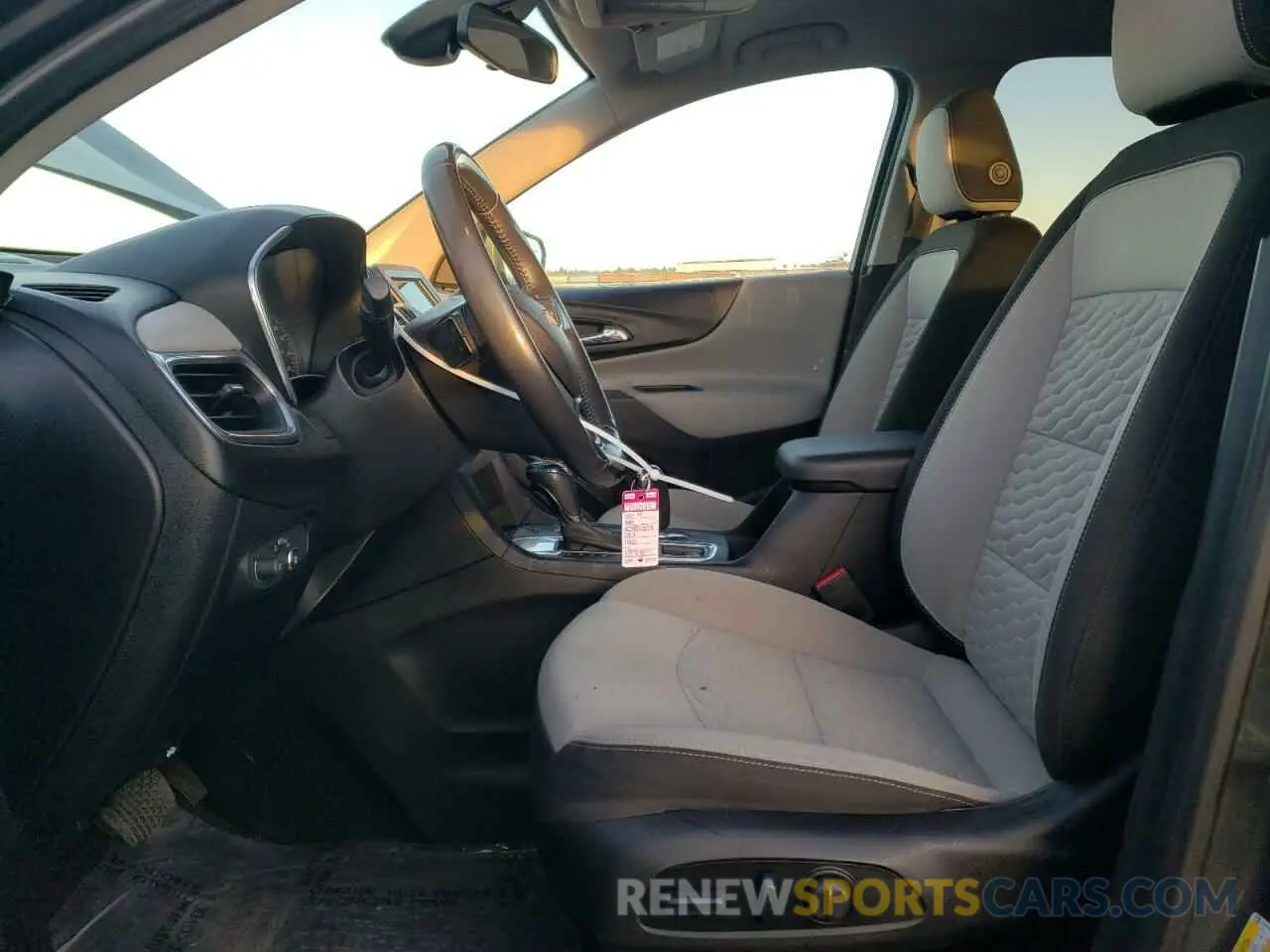 7 Photograph of a damaged car 2GNAXJEV5K6250894 CHEVROLET EQUINOX 2019
