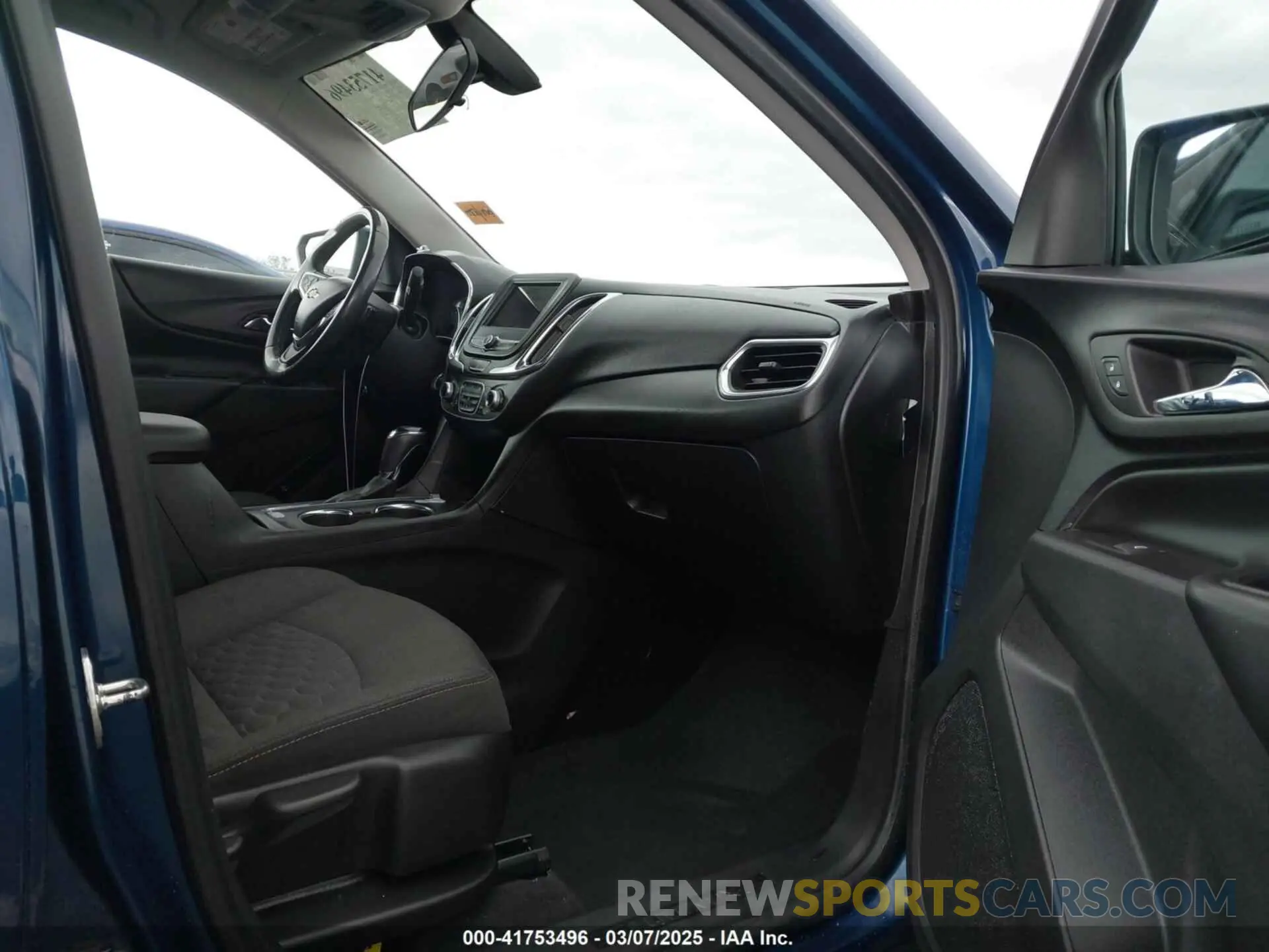 5 Photograph of a damaged car 2GNAXKEV0K6133441 CHEVROLET EQUINOX 2019