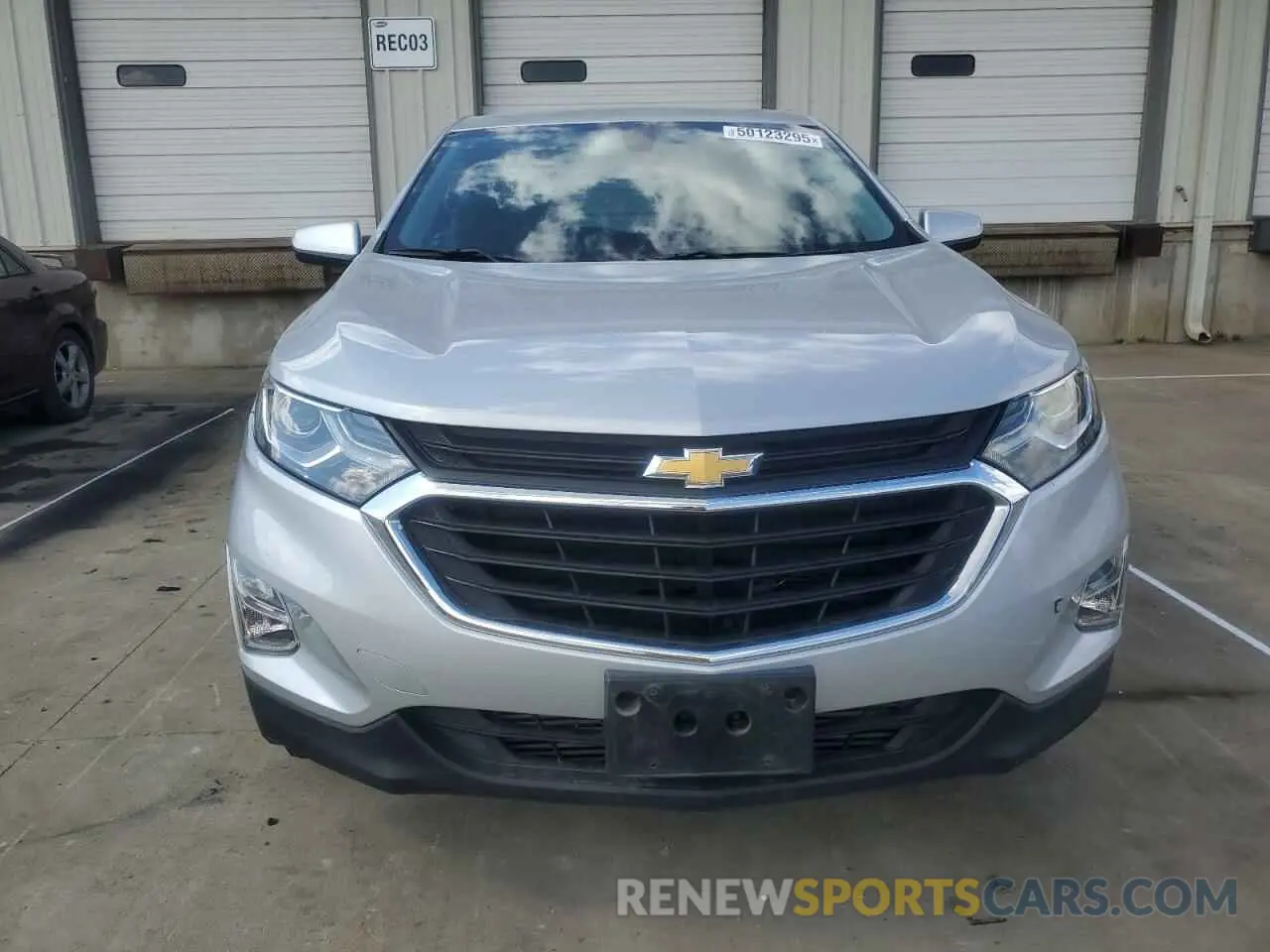 5 Photograph of a damaged car 2GNAXKEV0K6140910 CHEVROLET EQUINOX 2019