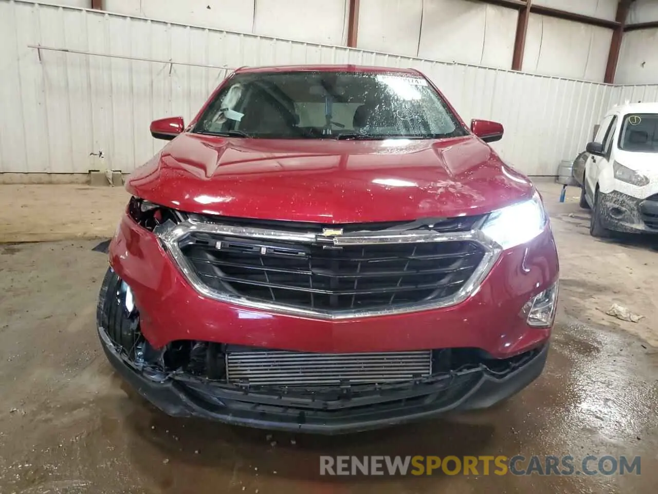 5 Photograph of a damaged car 2GNAXKEV0K6152183 CHEVROLET EQUINOX 2019