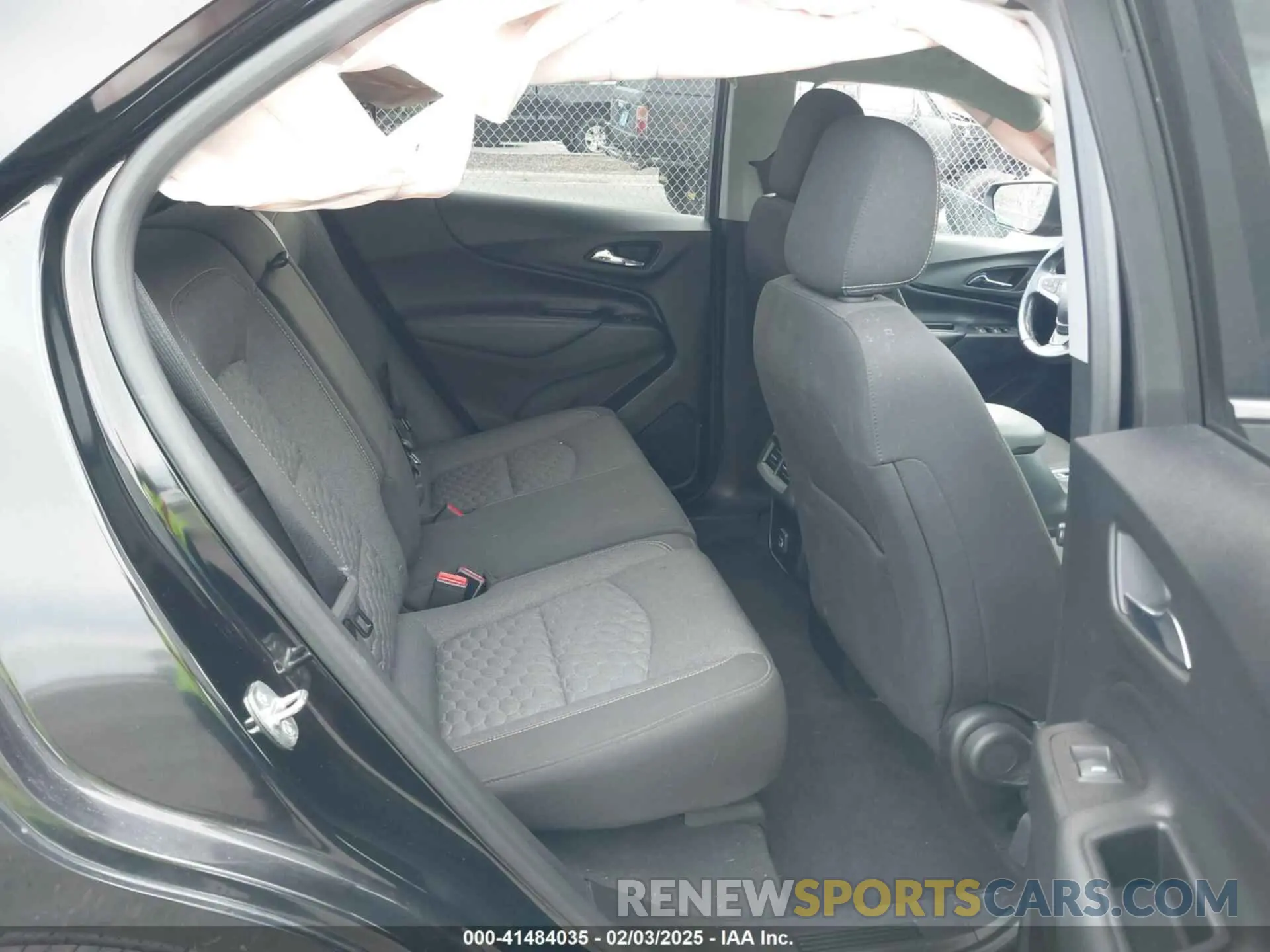 8 Photograph of a damaged car 2GNAXKEV0K6153382 CHEVROLET EQUINOX 2019