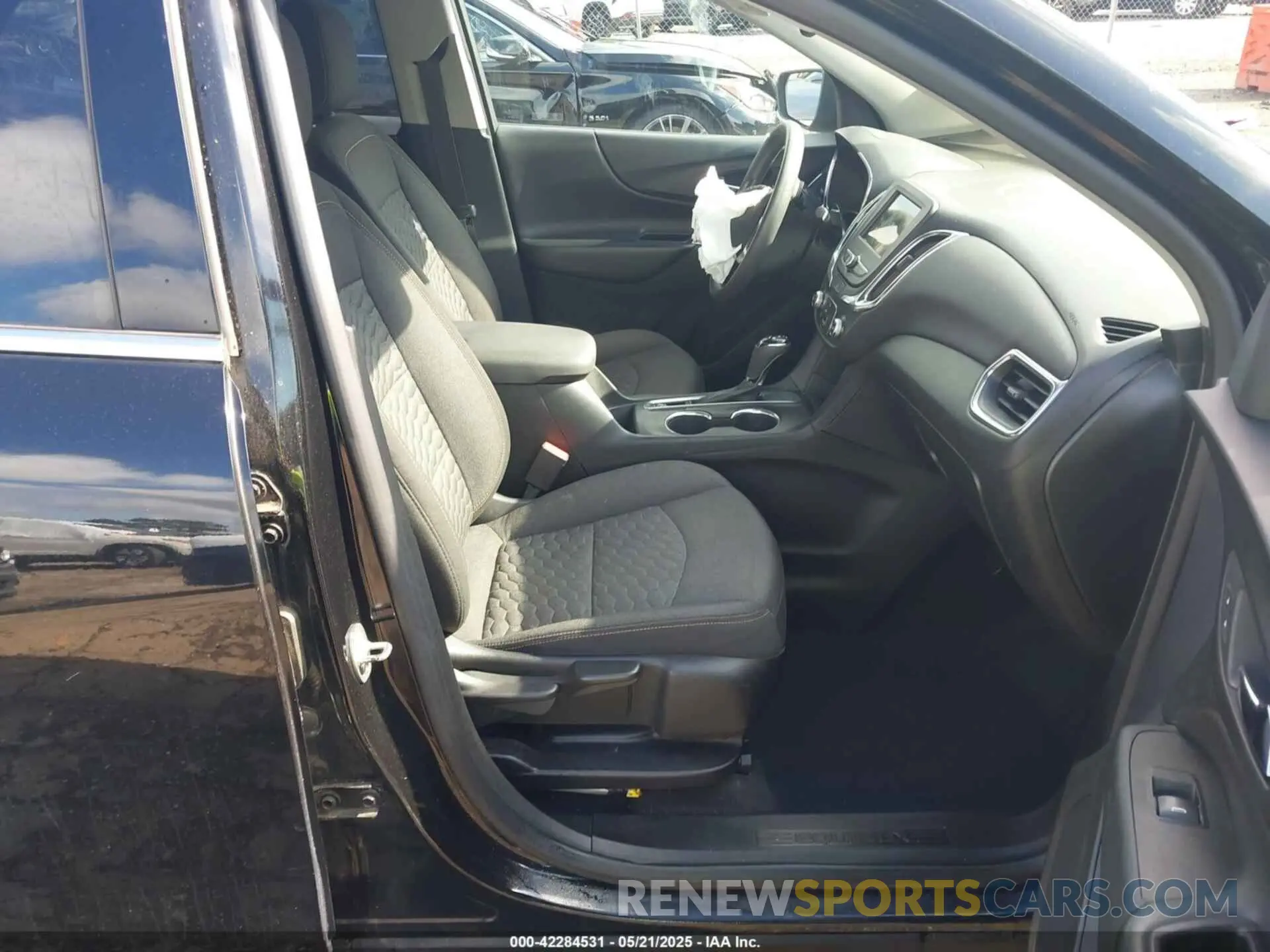 5 Фотография поврежденного автомобиля 2GNAXKEV0K6167475 CHEVROLET EQUINOX 2019