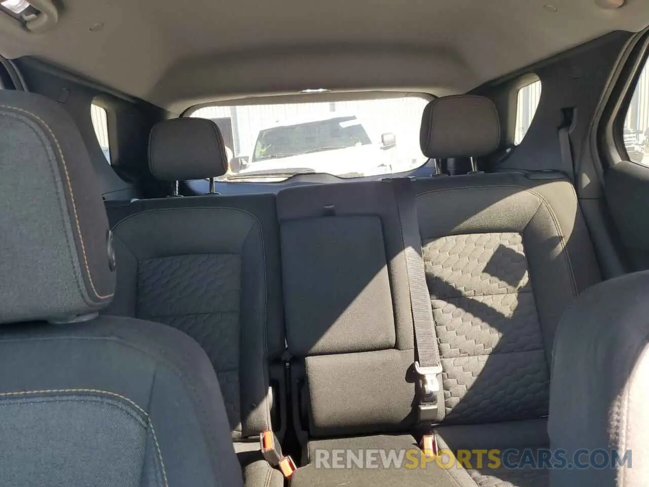 10 Photograph of a damaged car 2GNAXKEV0K6214763 CHEVROLET EQUINOX 2019